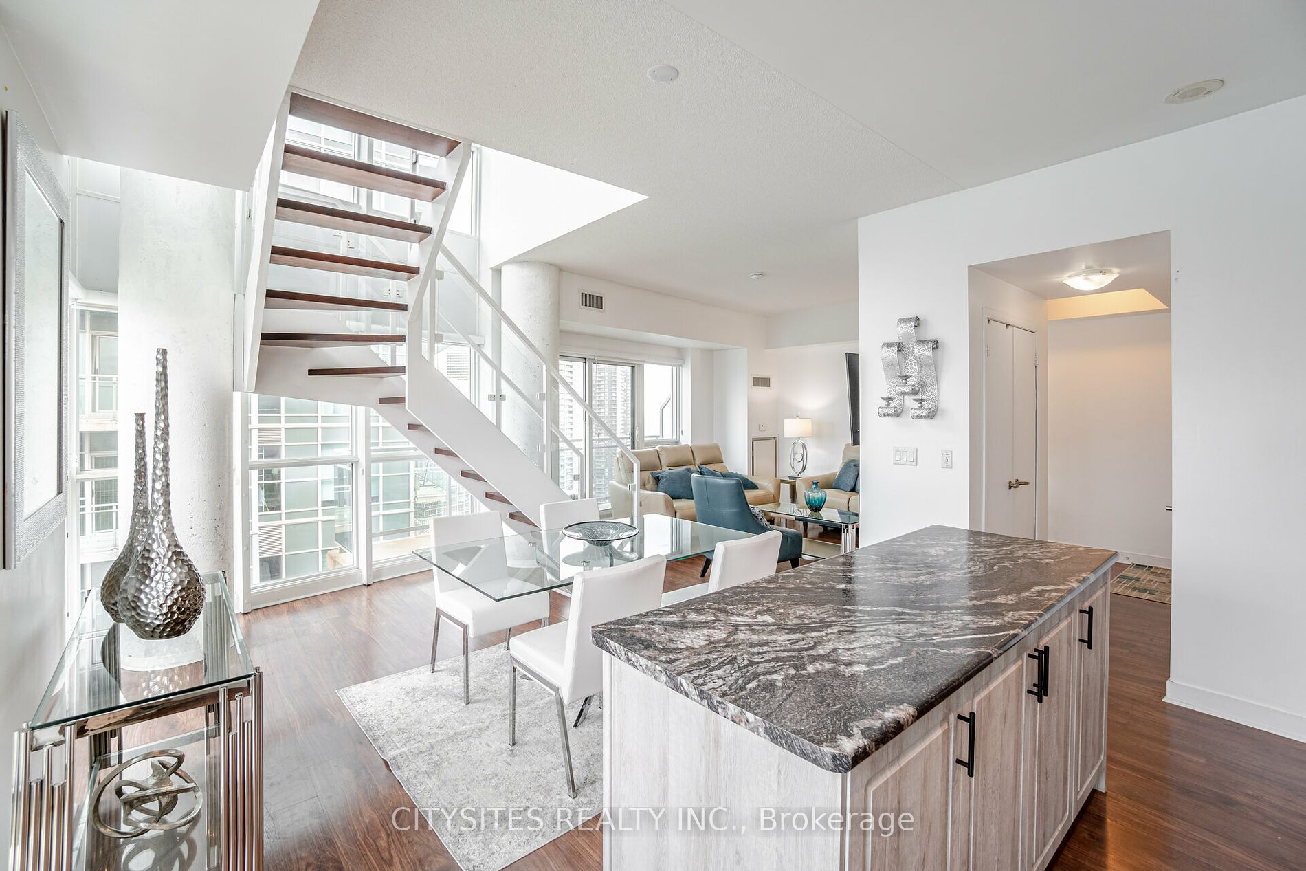 155 Legion Rd N, #Ph2913