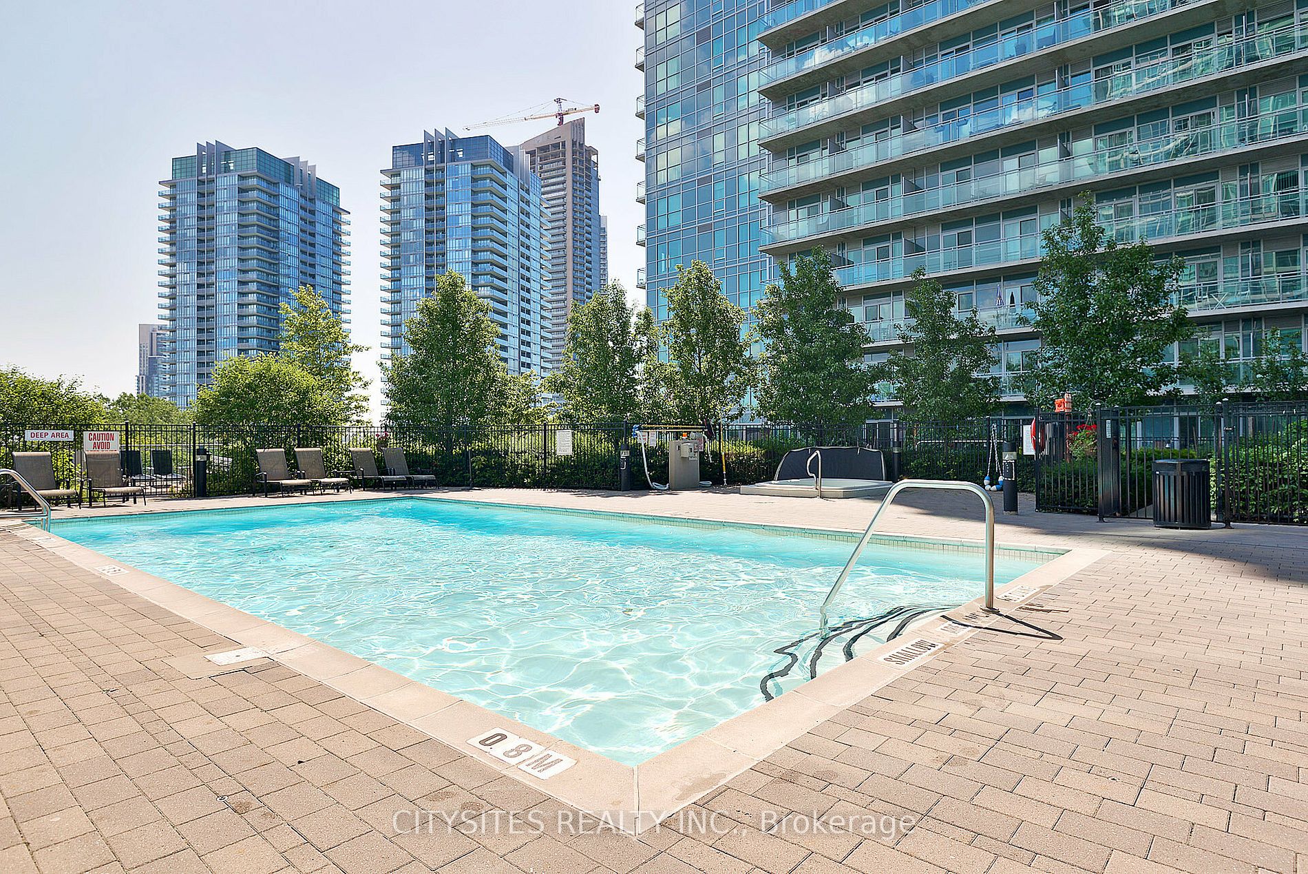 155 Legion Rd N, #Ph2913