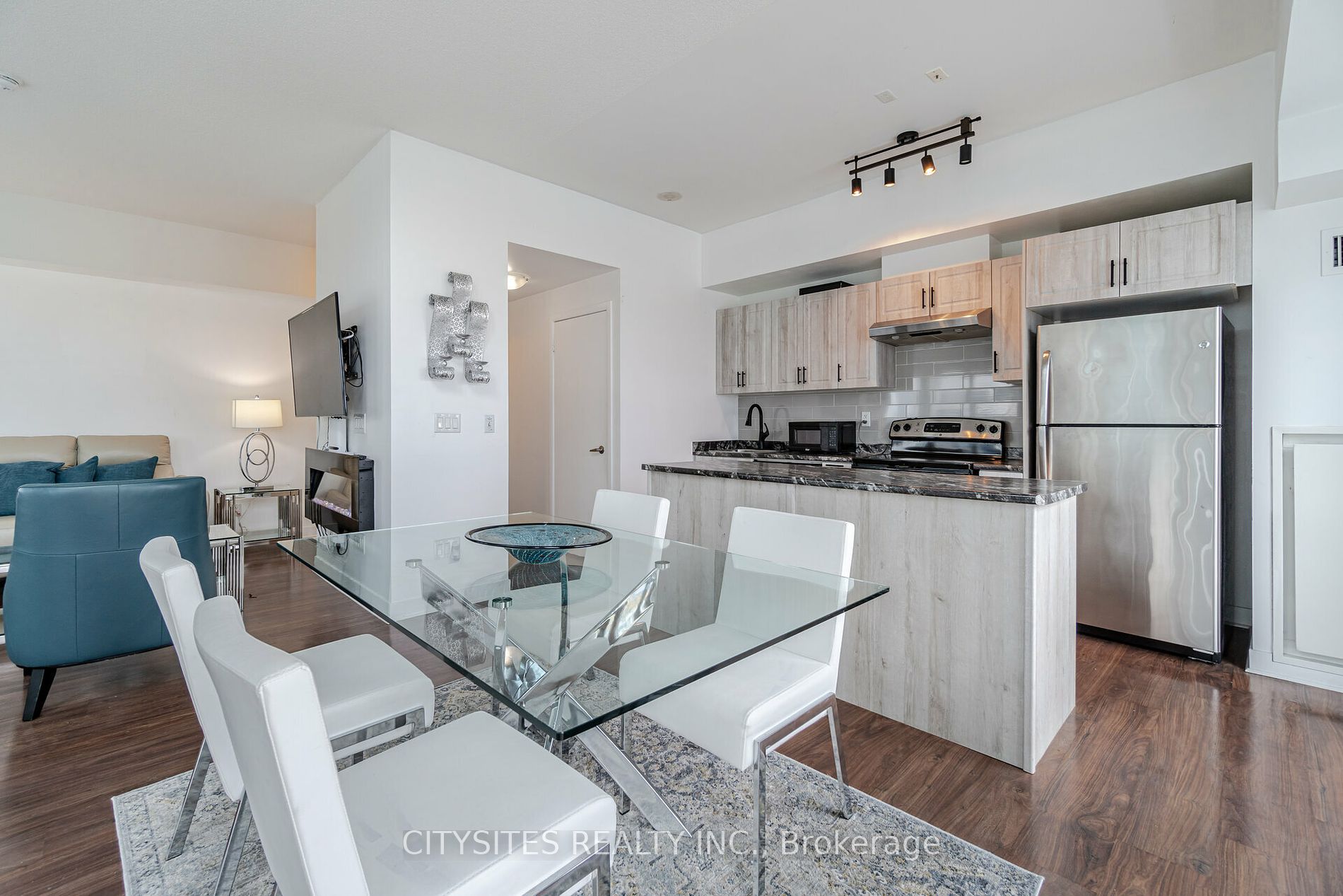 155 Legion Rd N, #Ph2913