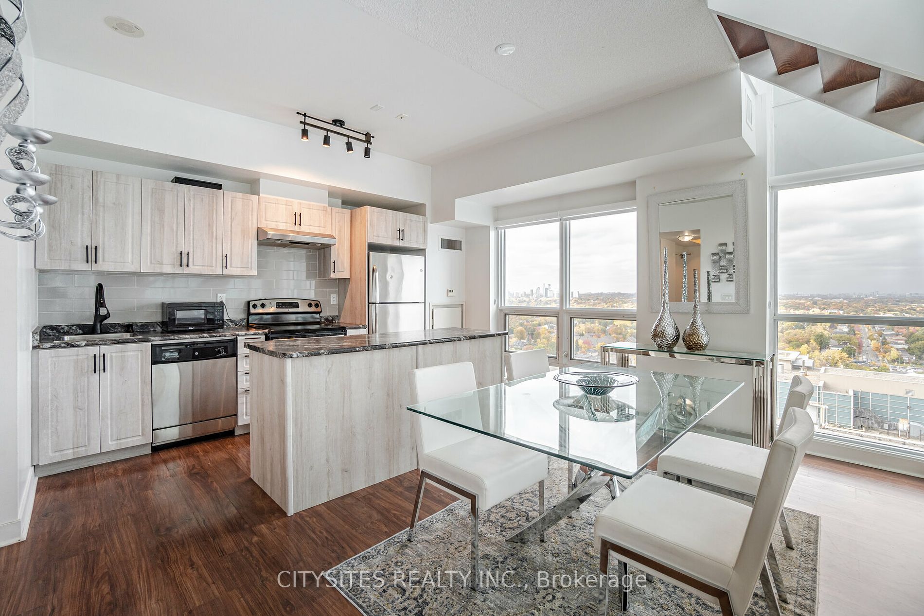 155 Legion Rd N, #Ph2913