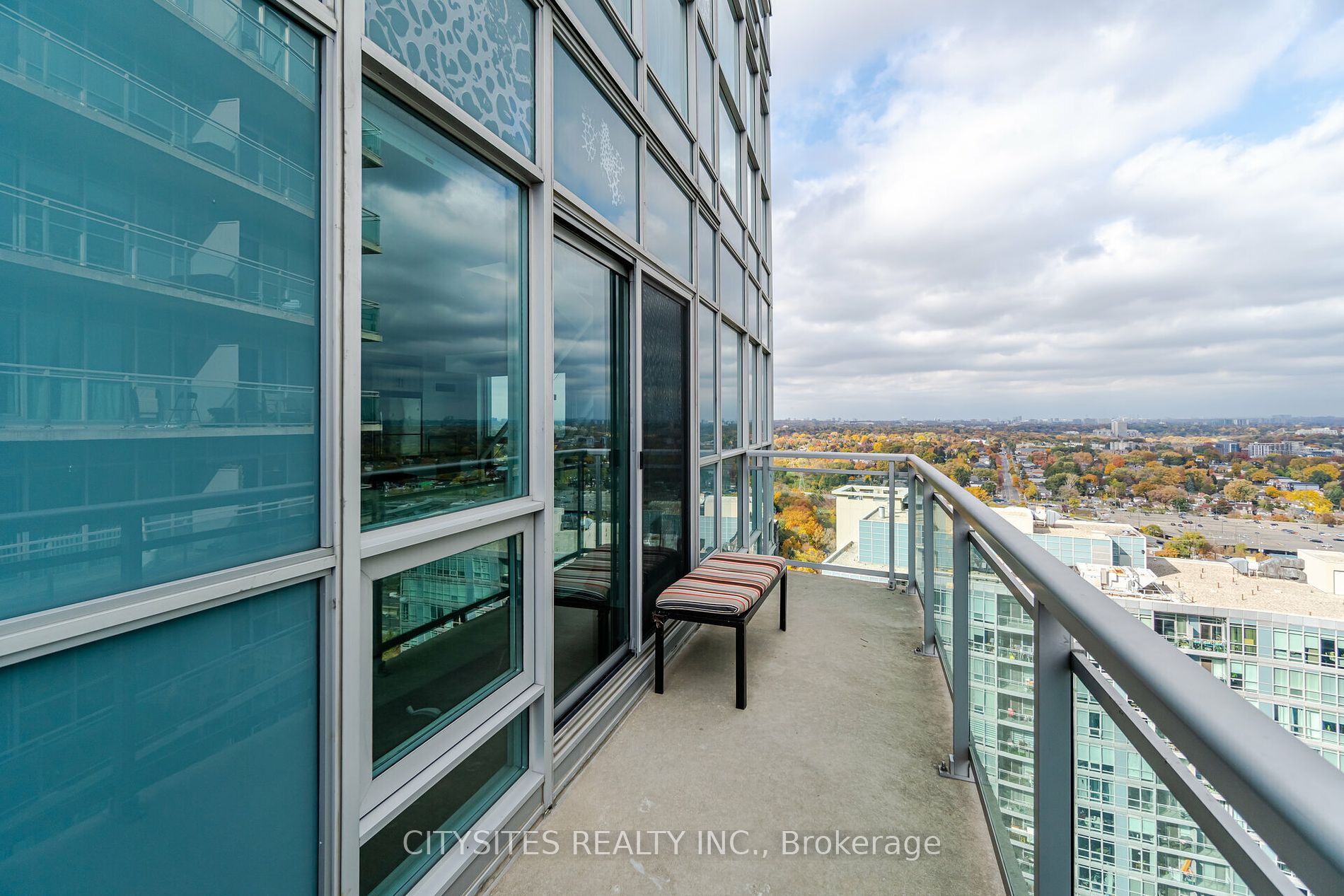 155 Legion Rd N, #Ph2913