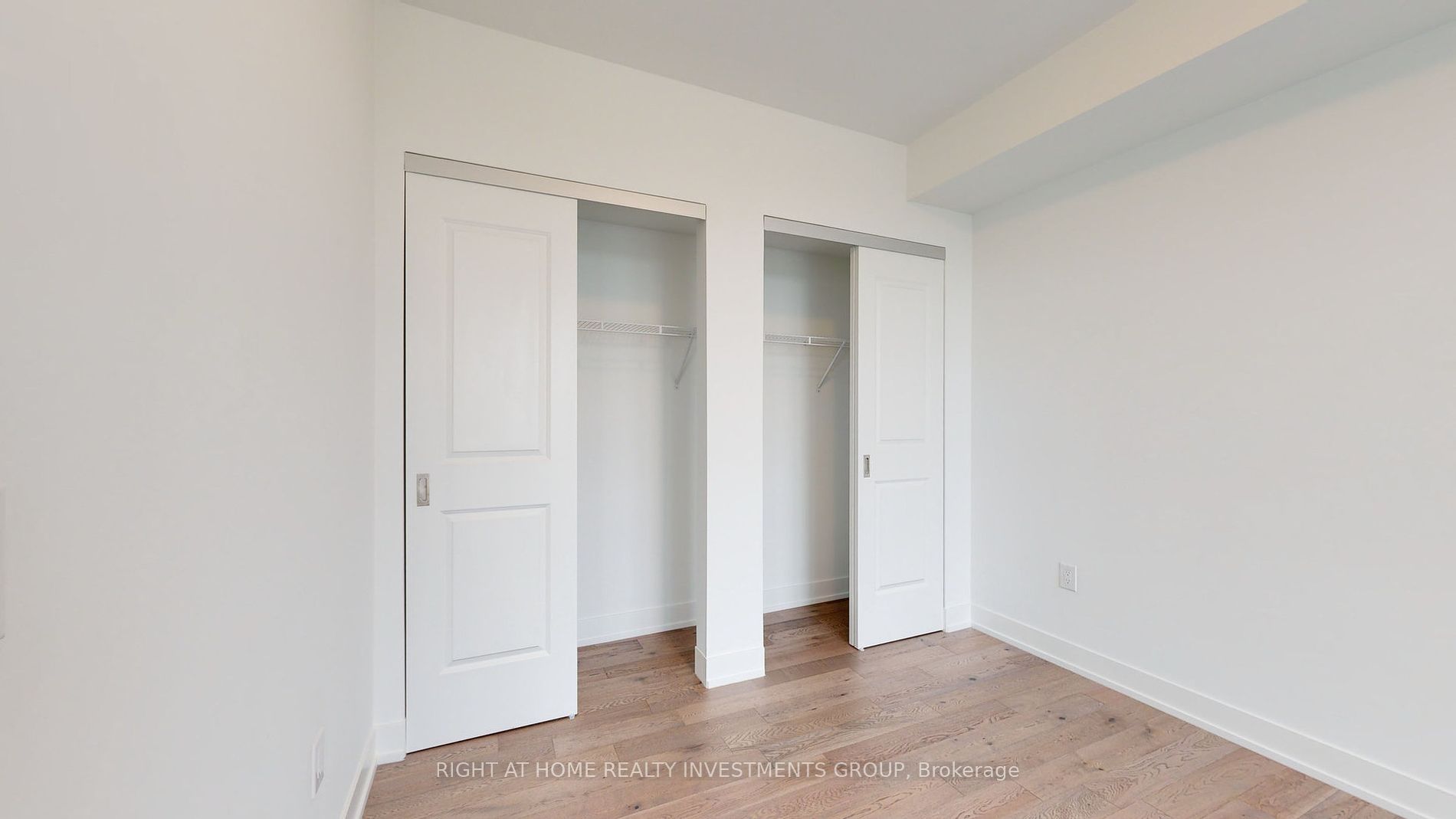 1063 Douglas McCurdy Comm Circle, #903