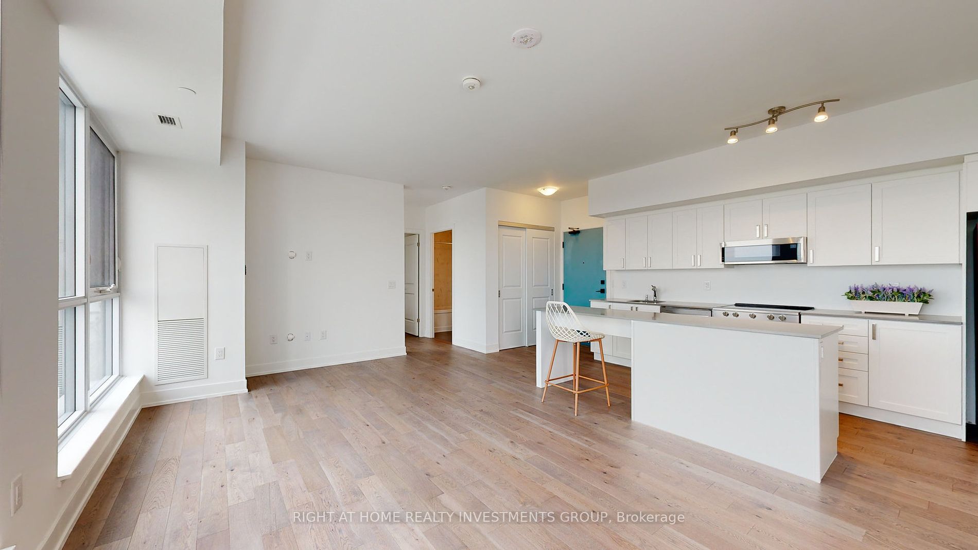 1063 Douglas McCurdy Comm Circle, #903