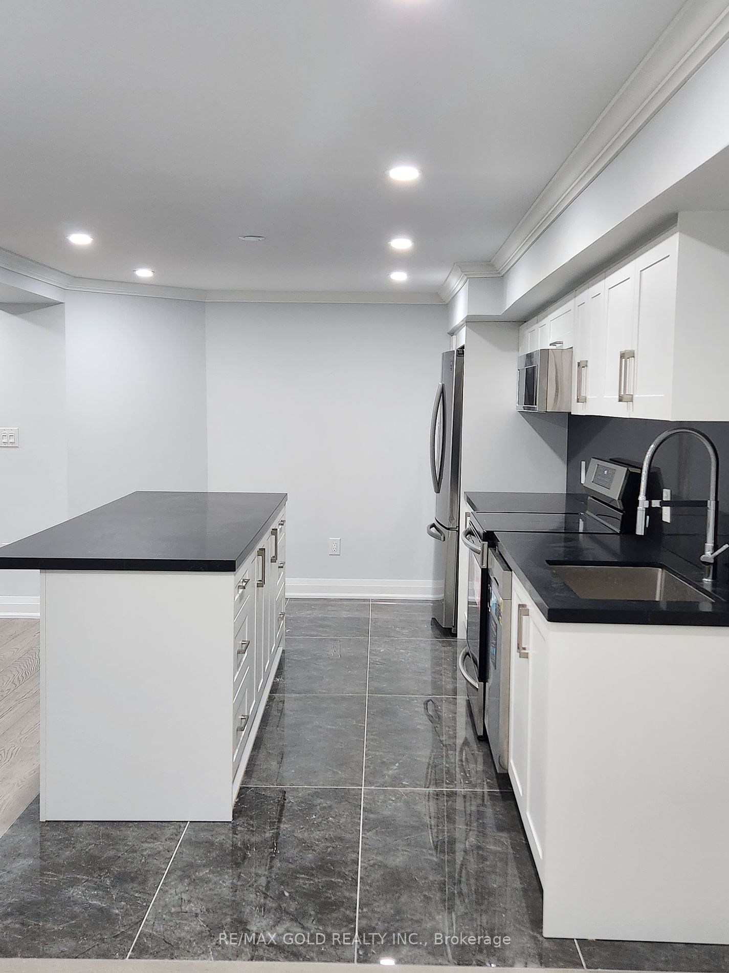 1671 Sir Monty's Drive, #Bsmt
