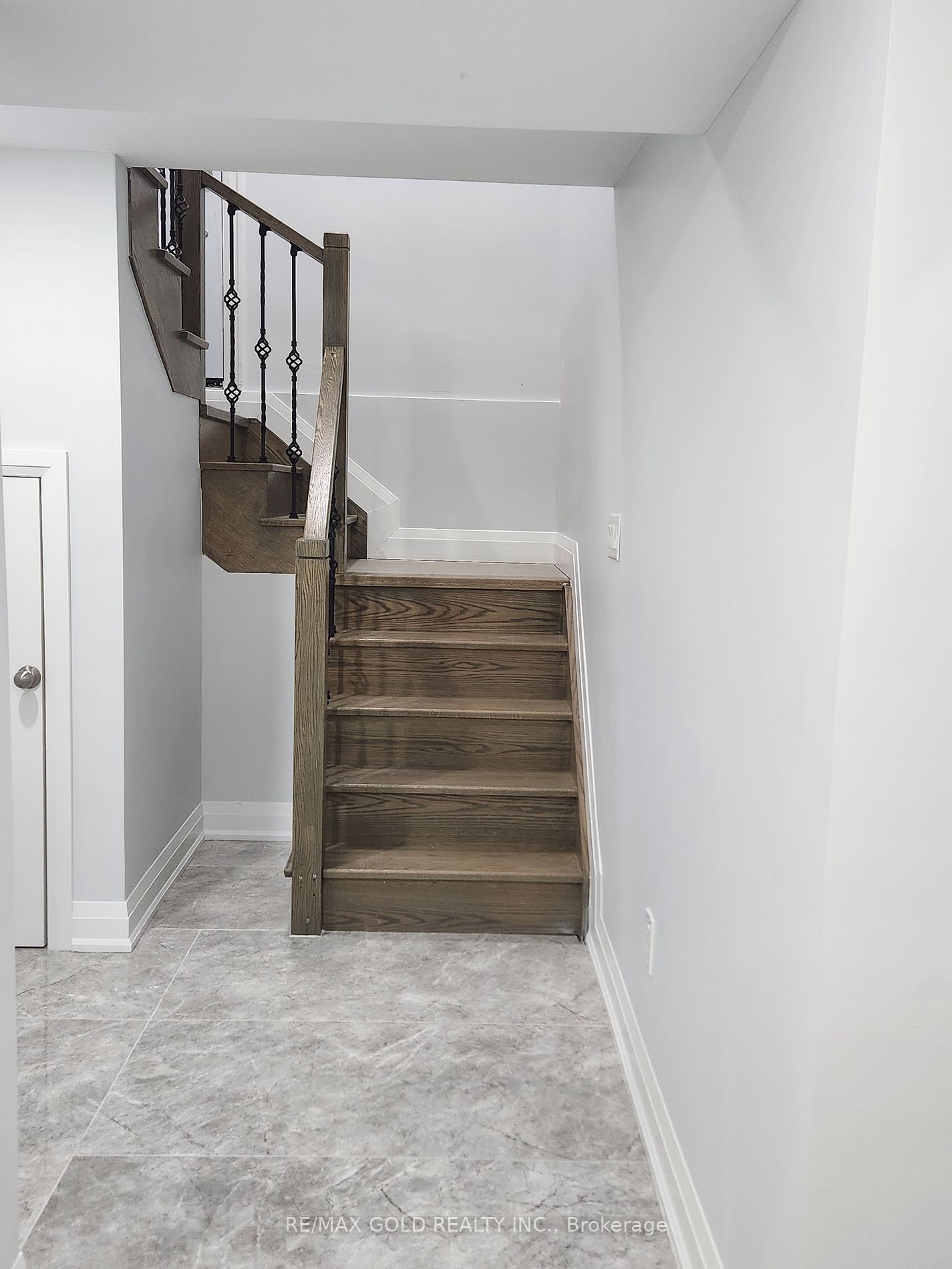 1671 Sir Monty's Drive, #Bsmt