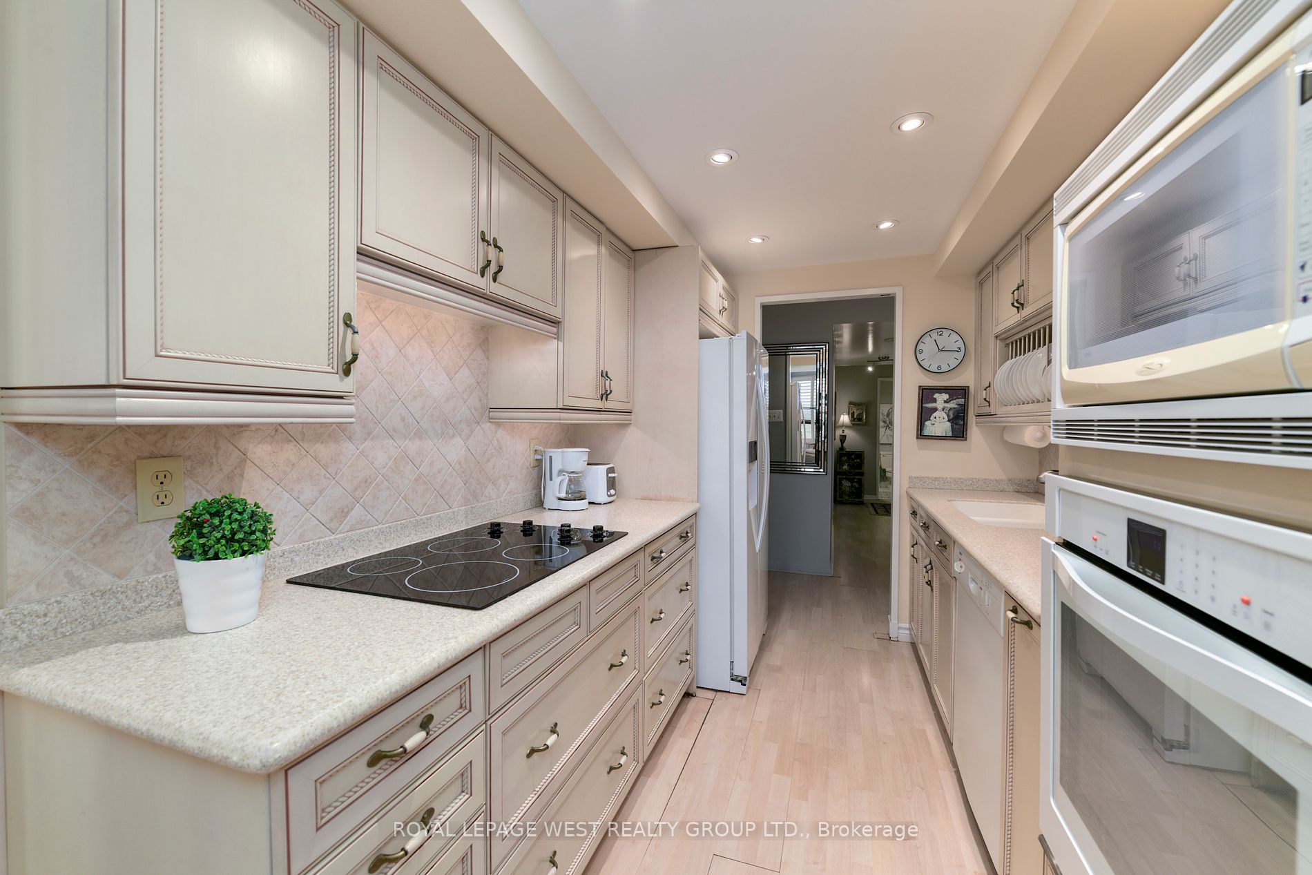 1300 Bloor St, #1010