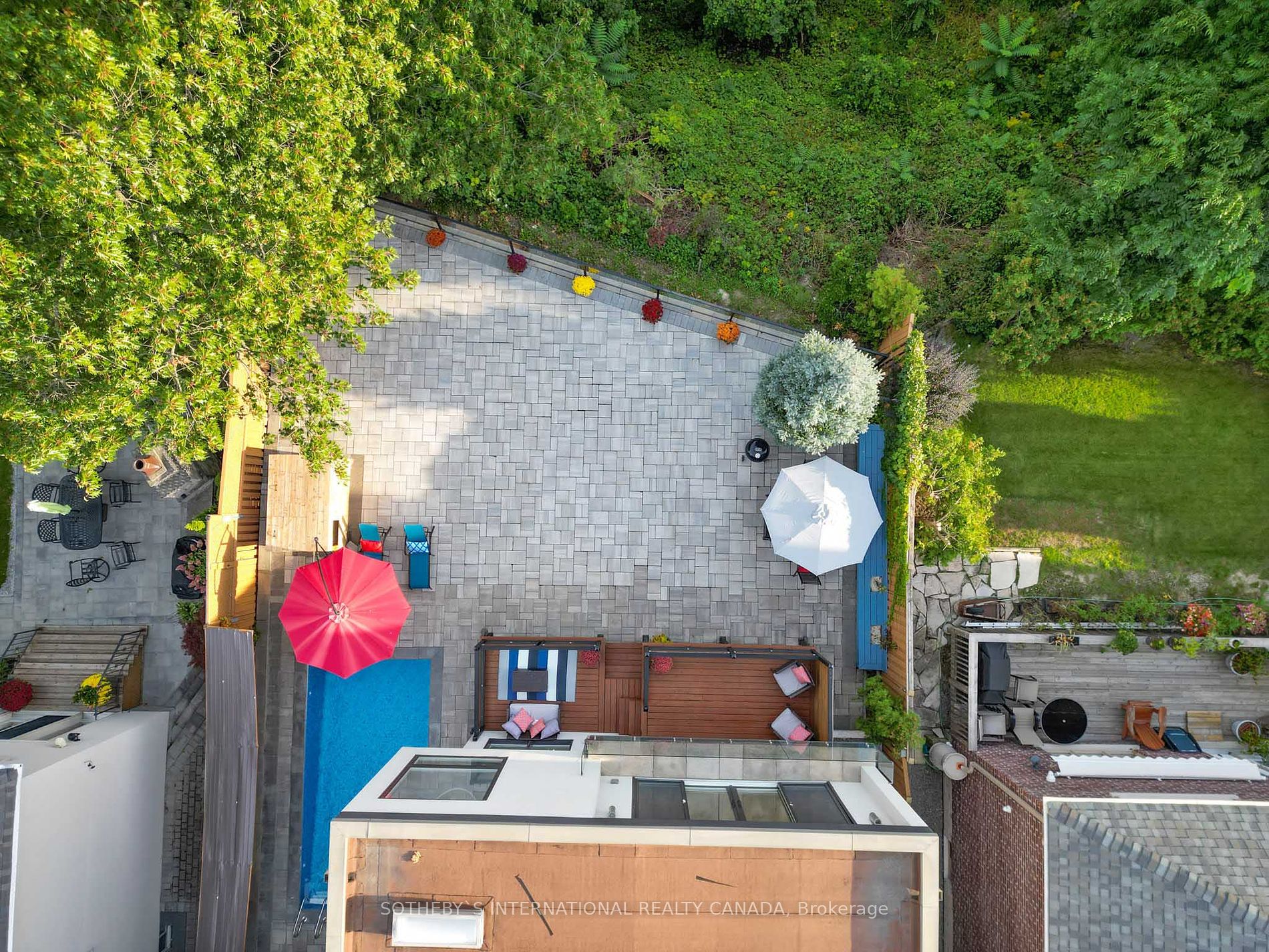46 Ravenscrest Dr