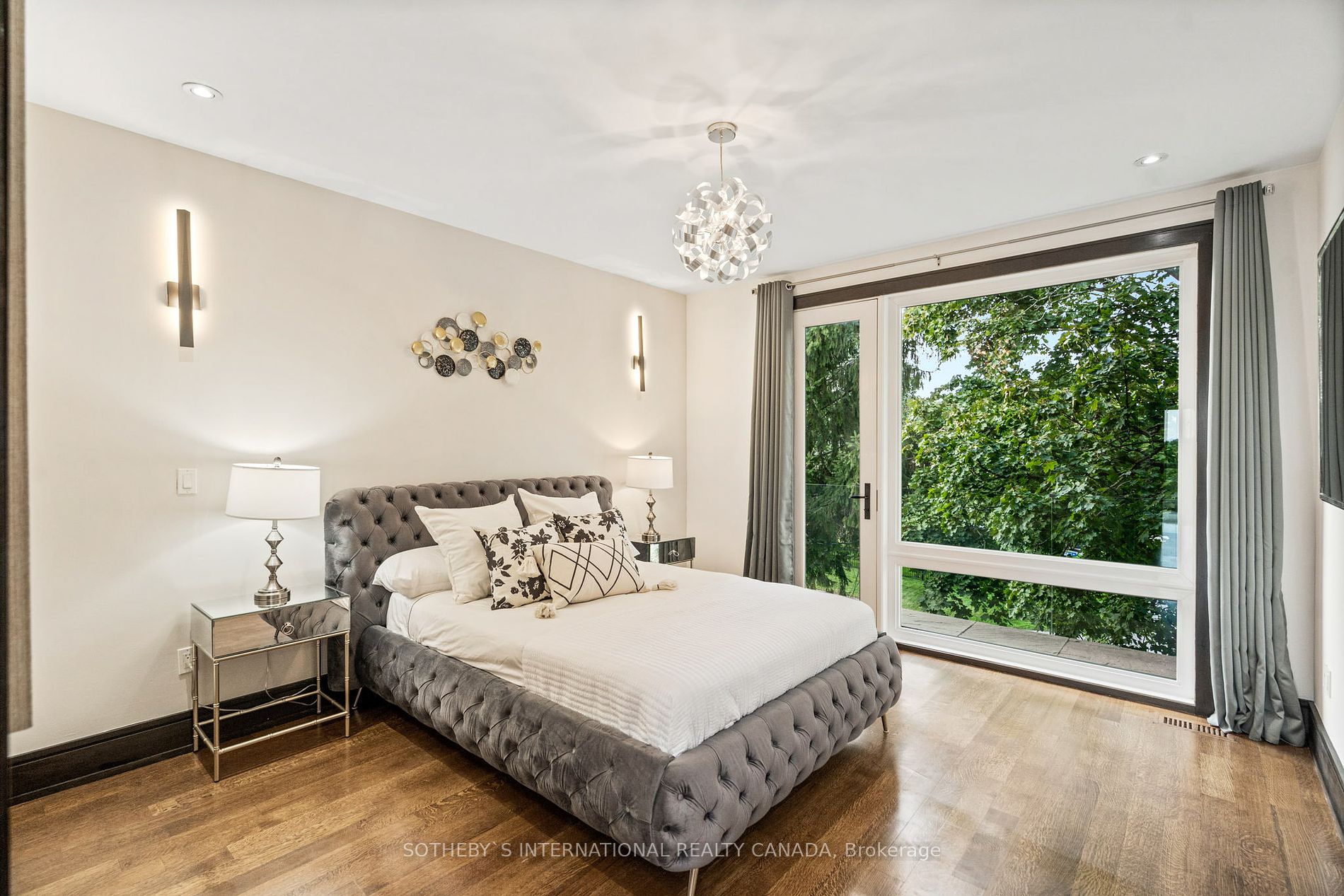 46 Ravenscrest Dr