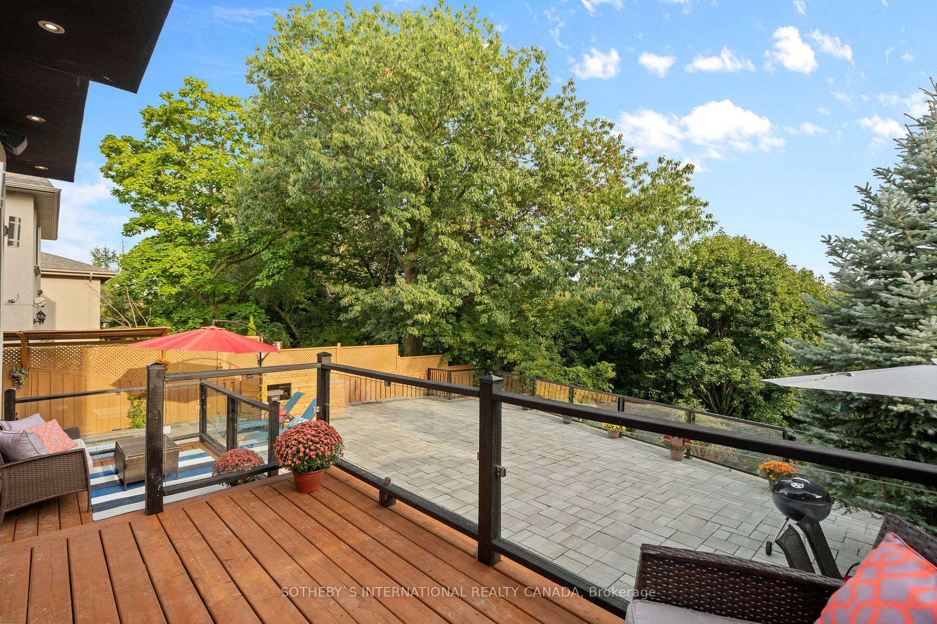 46 Ravenscrest Dr