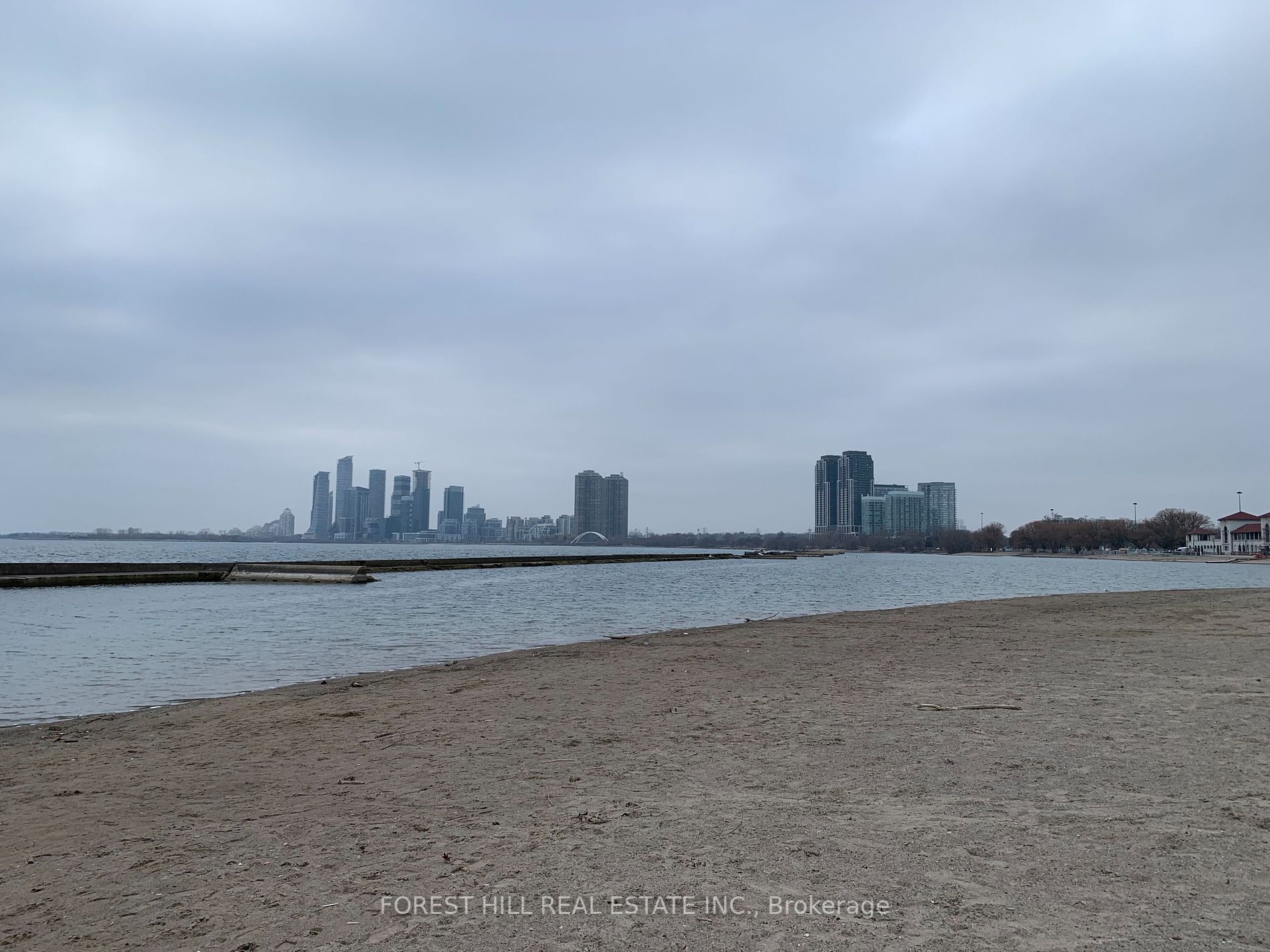 105 The Queensway Avenue, #1305
