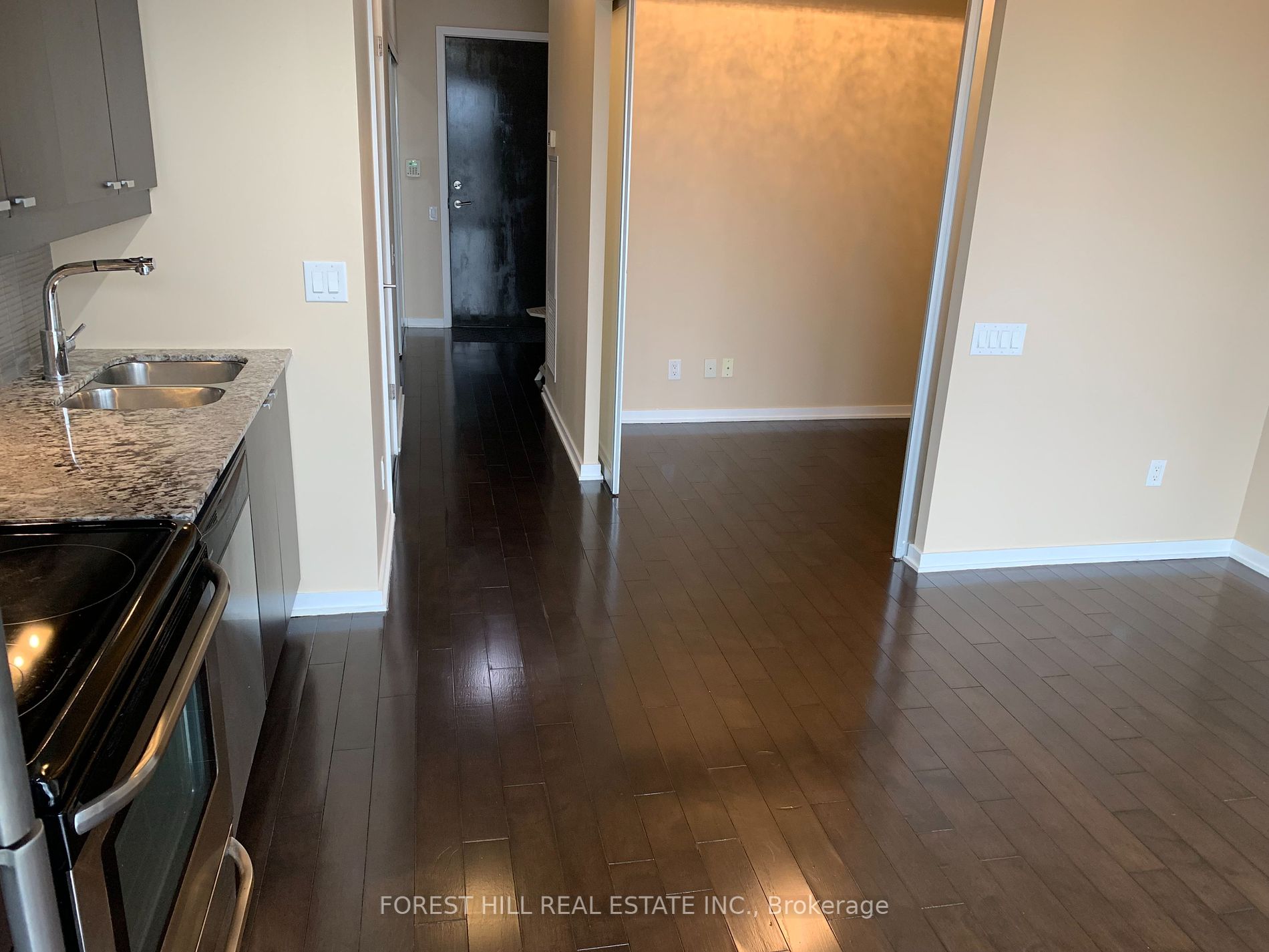105 The Queensway Avenue, #1305