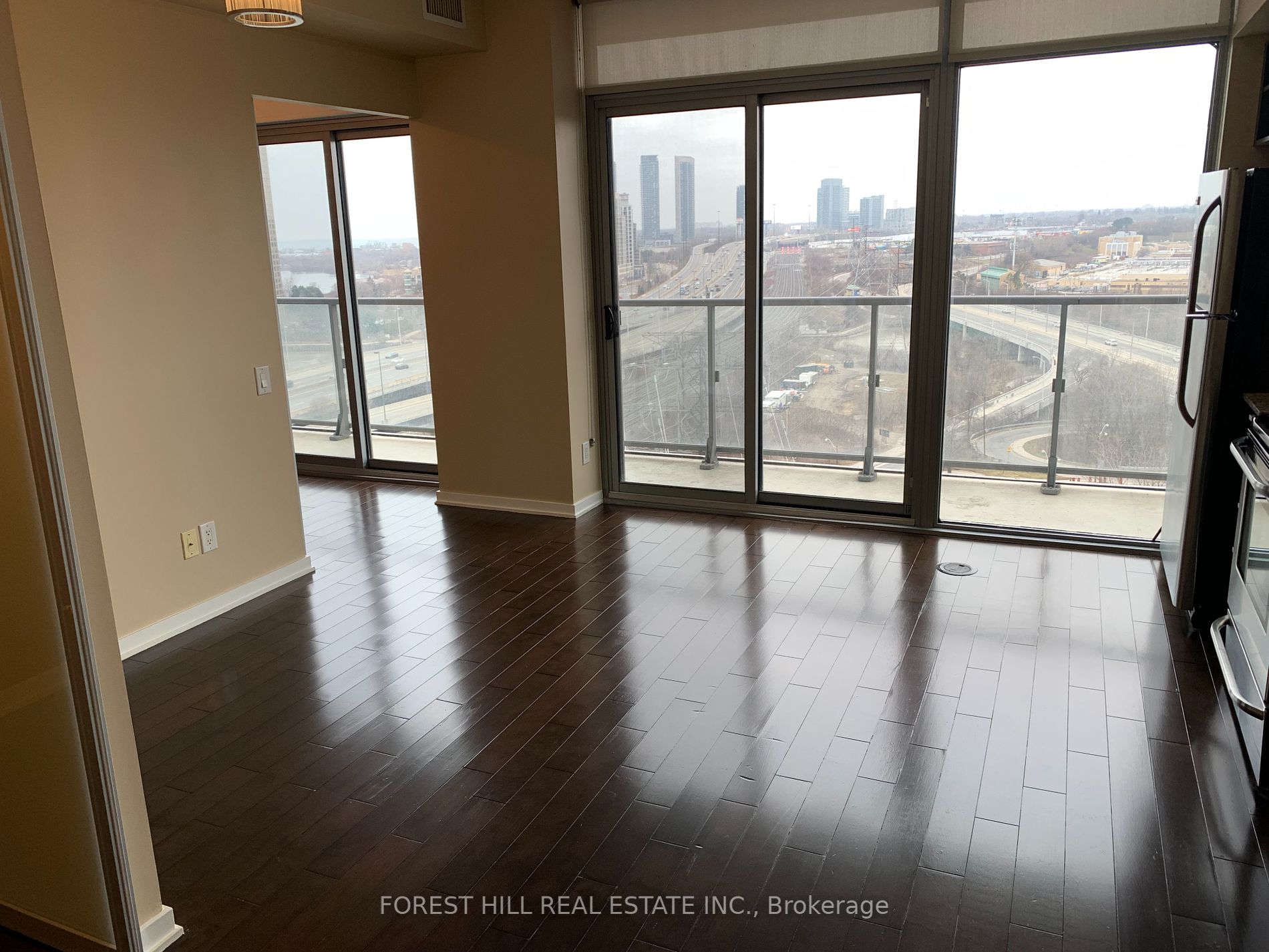 105 The Queensway Avenue, #1305