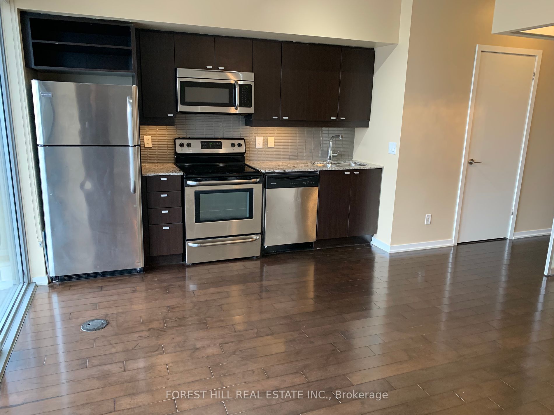 105 The Queensway Avenue, #1305