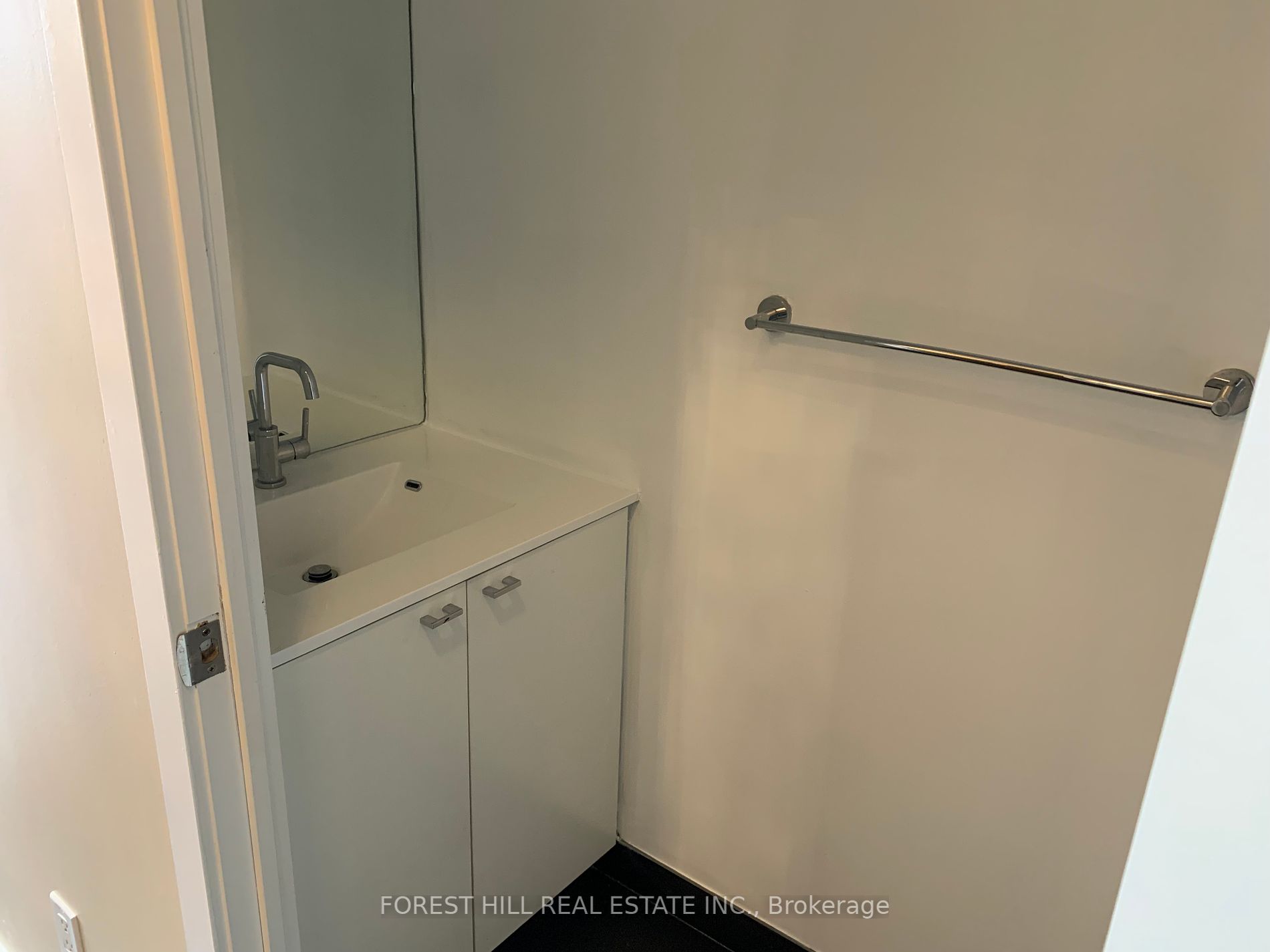 105 The Queensway Avenue, #1305