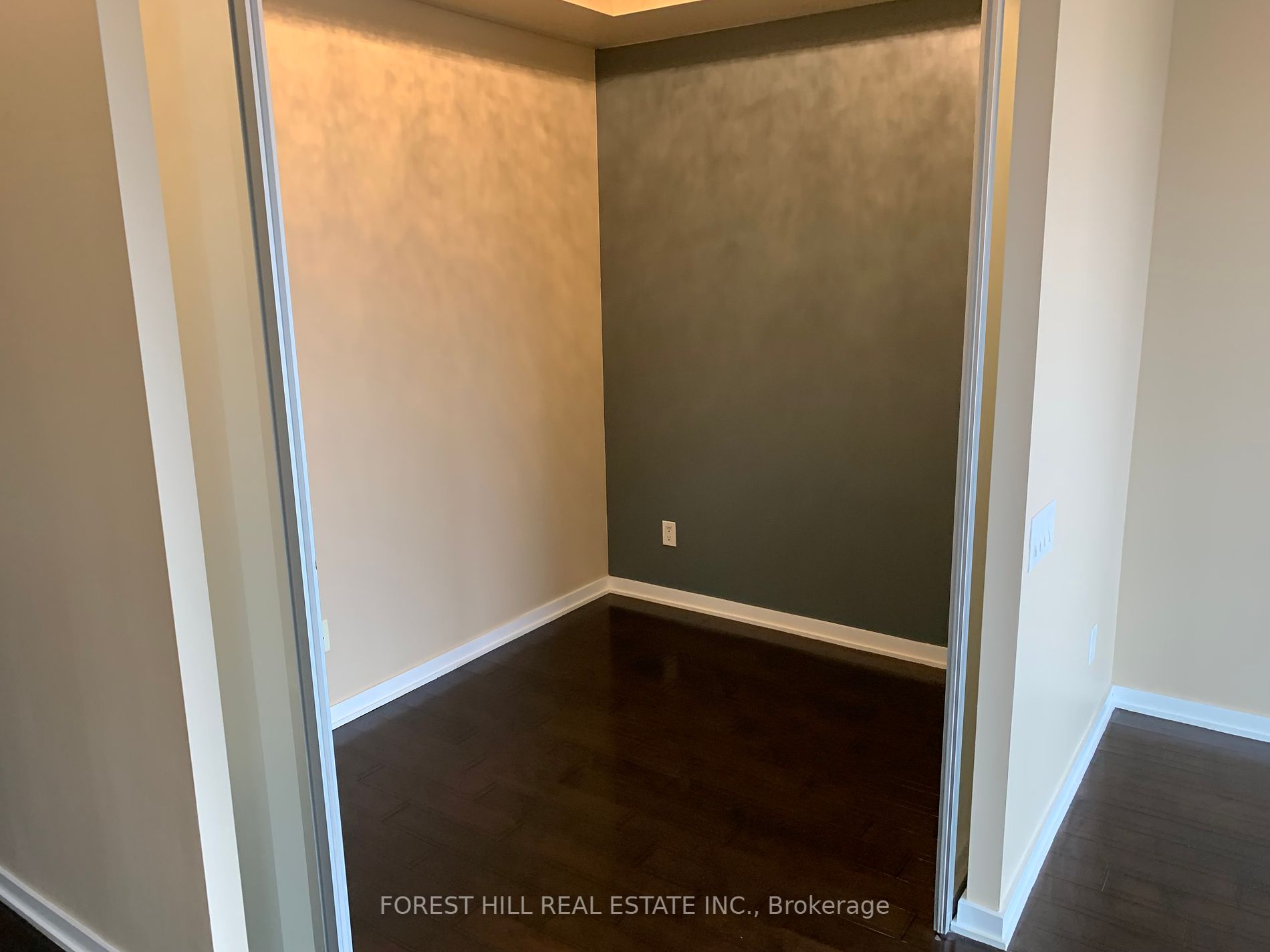 105 The Queensway Avenue, #1305