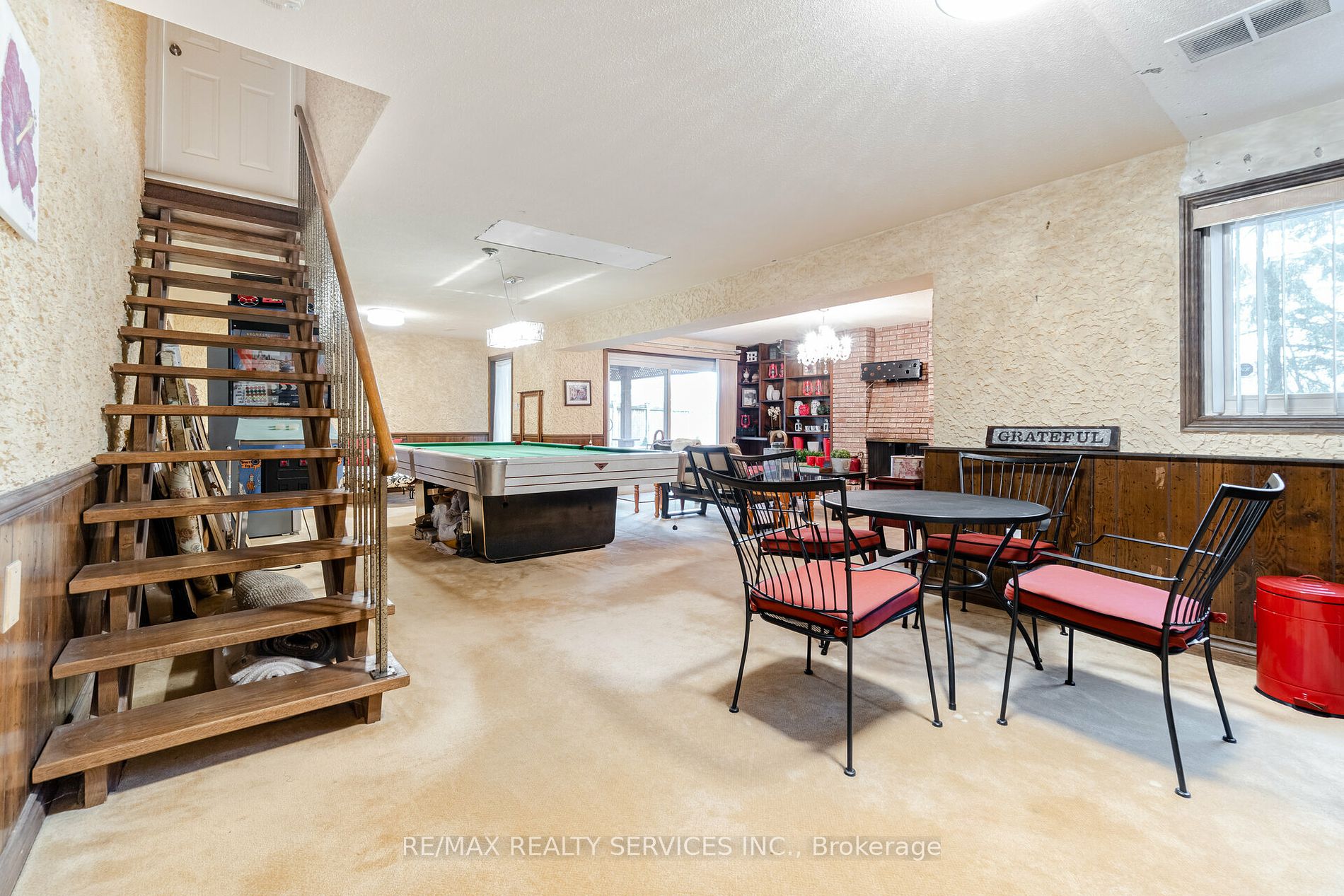15 Pine Ridge Lane