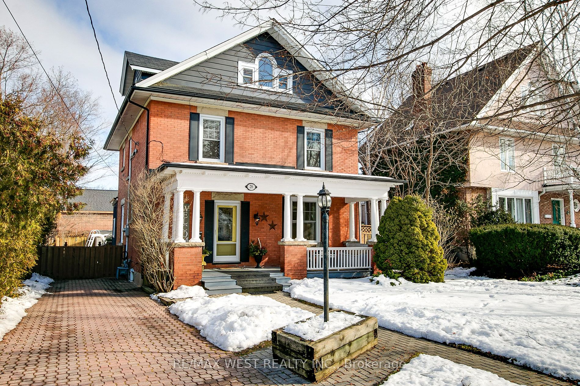 28 Charles St