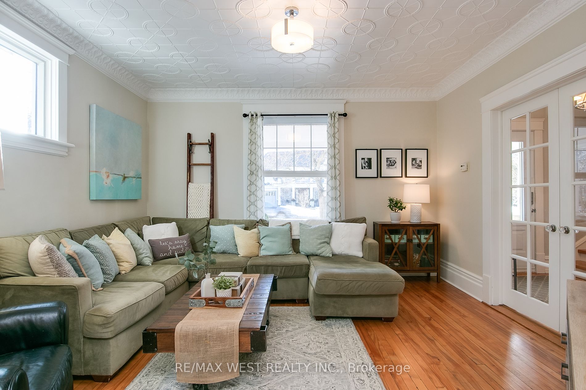28 Charles St