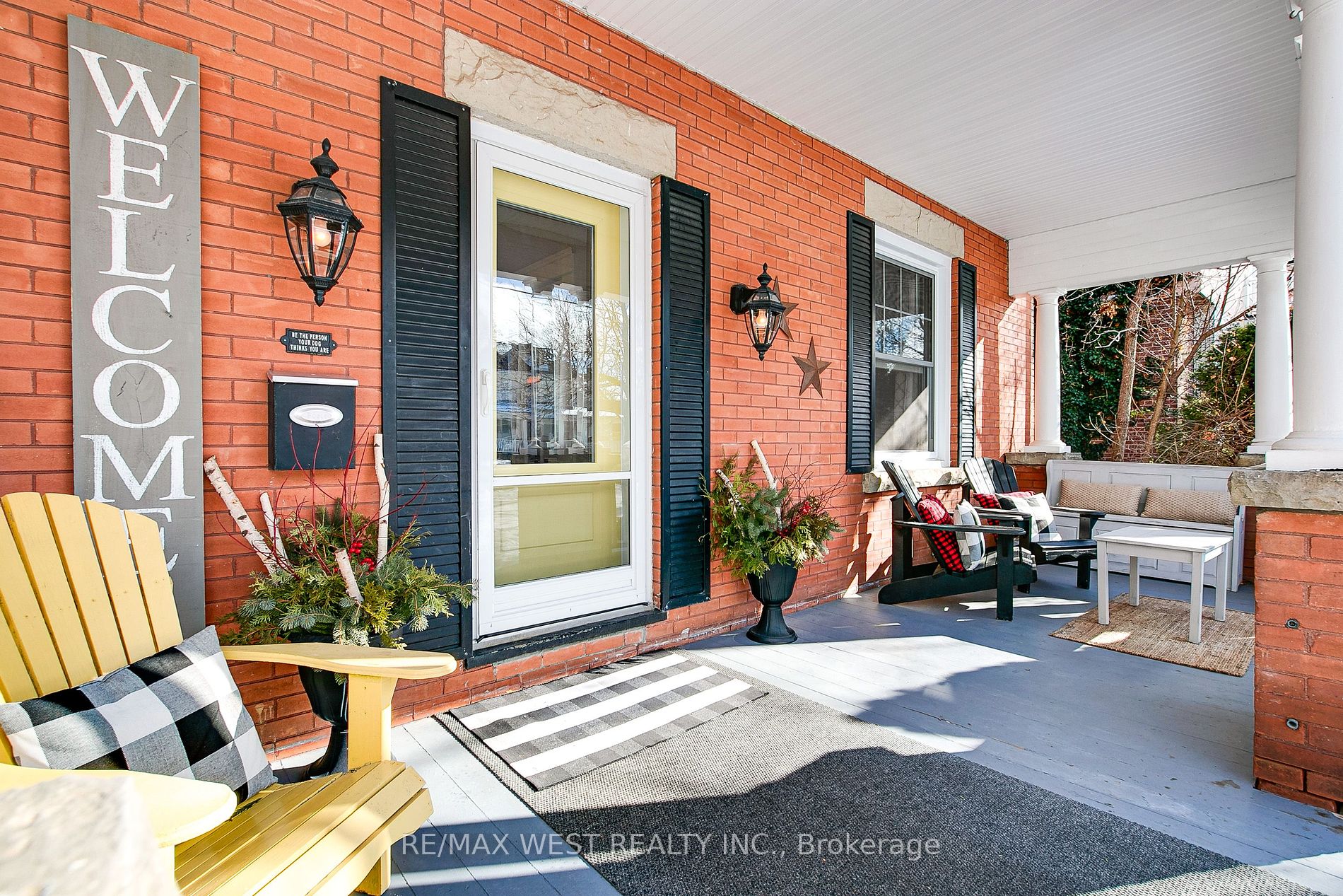 28 Charles St
