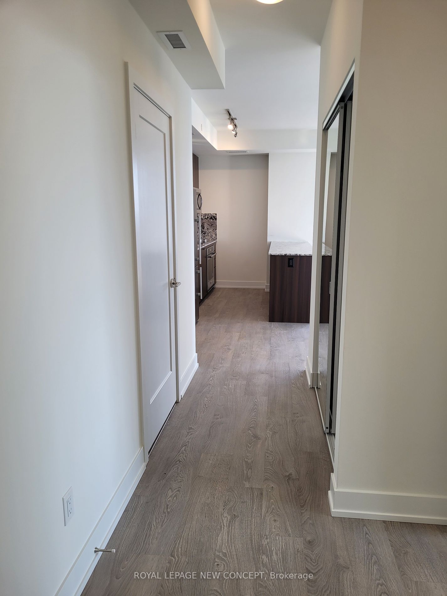 5 Mabelle Avenue #4228
