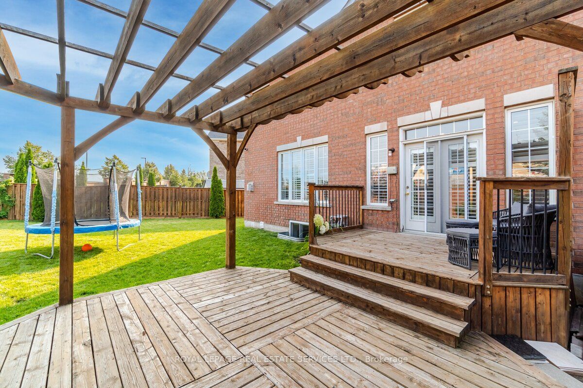 30 Messina Avenue