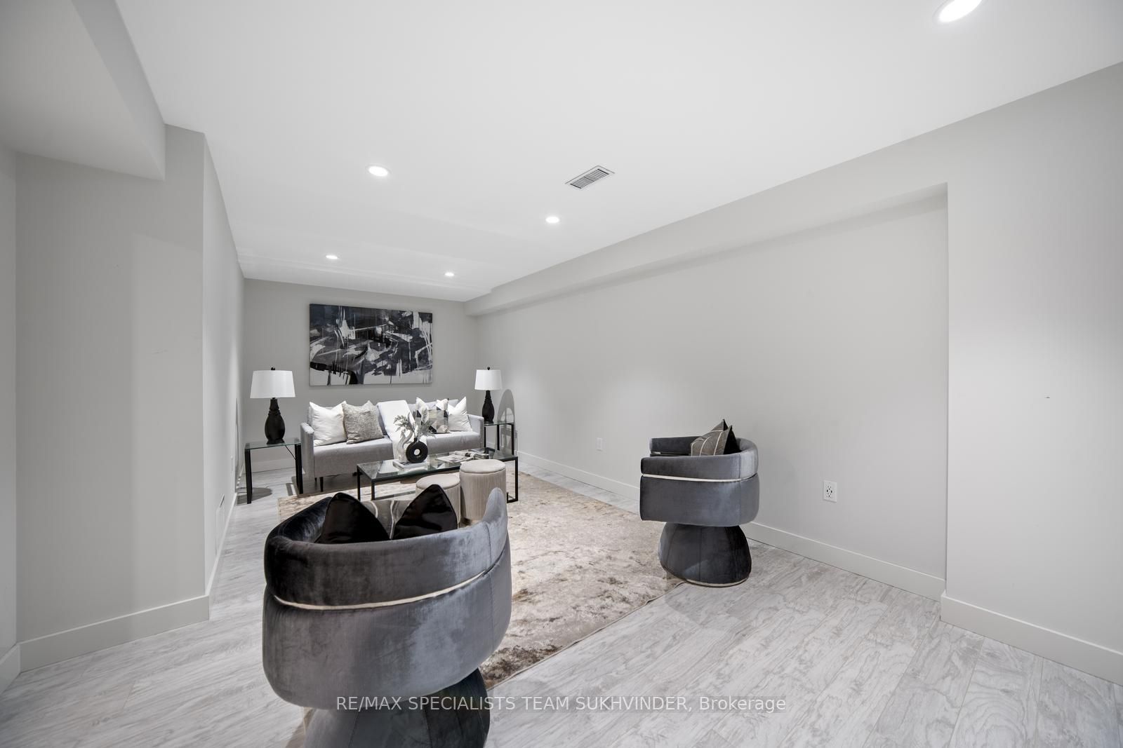 83 Emily Carr Crescent