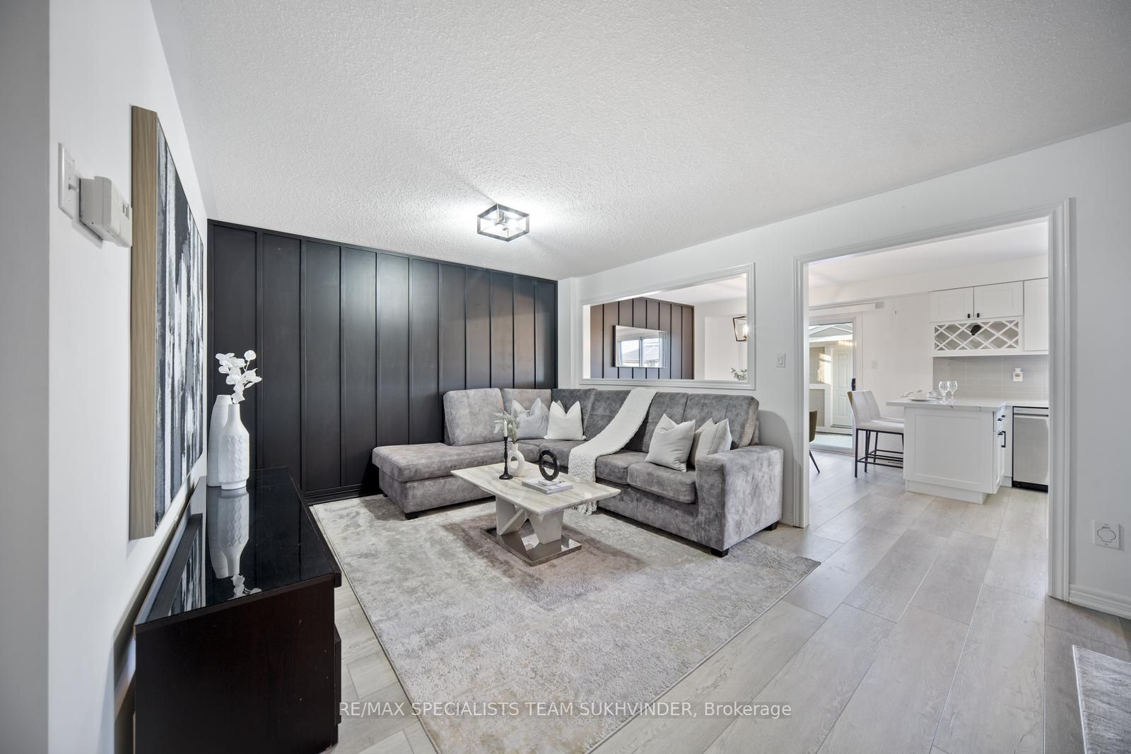 83 Emily Carr Crescent