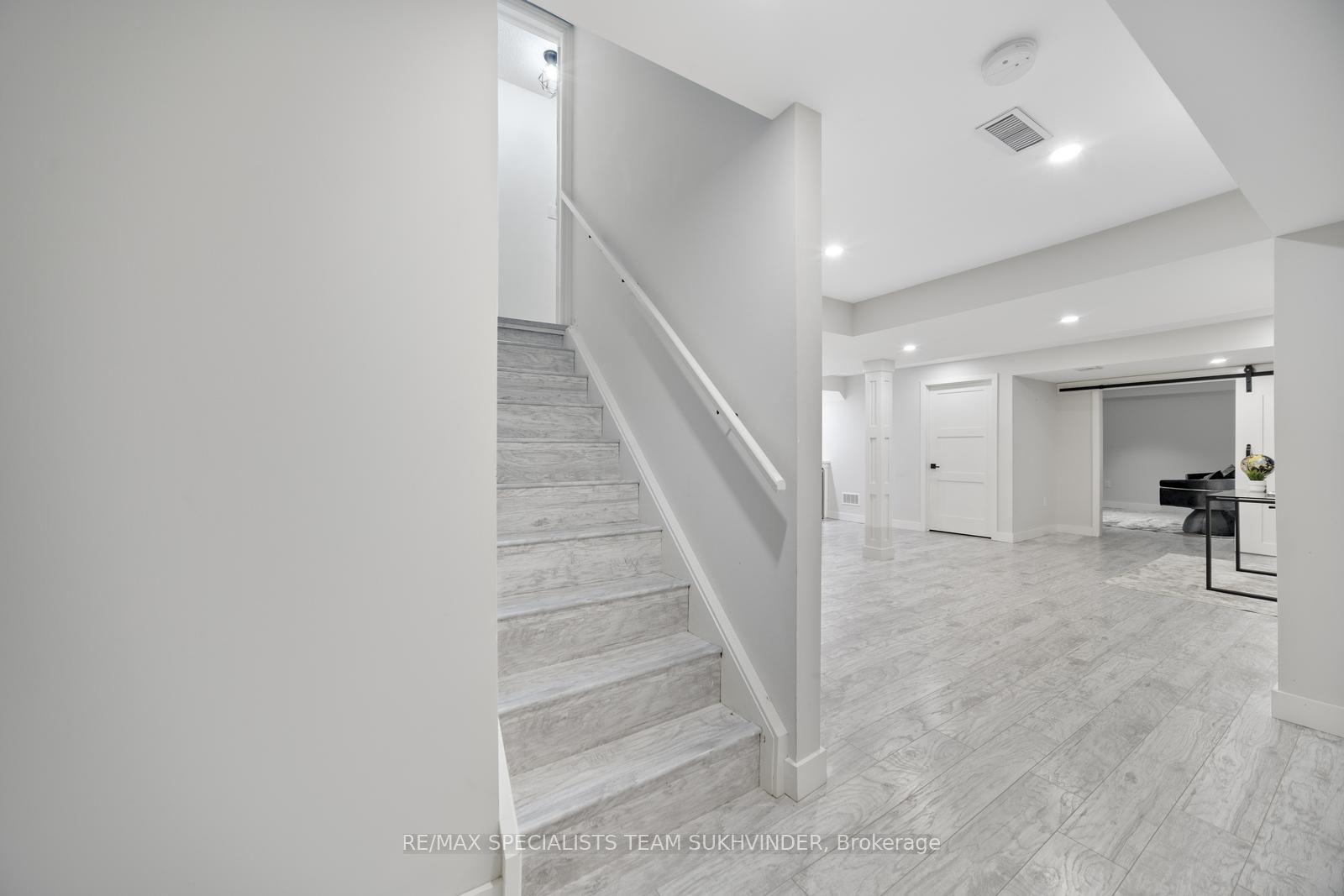 83 Emily Carr Crescent