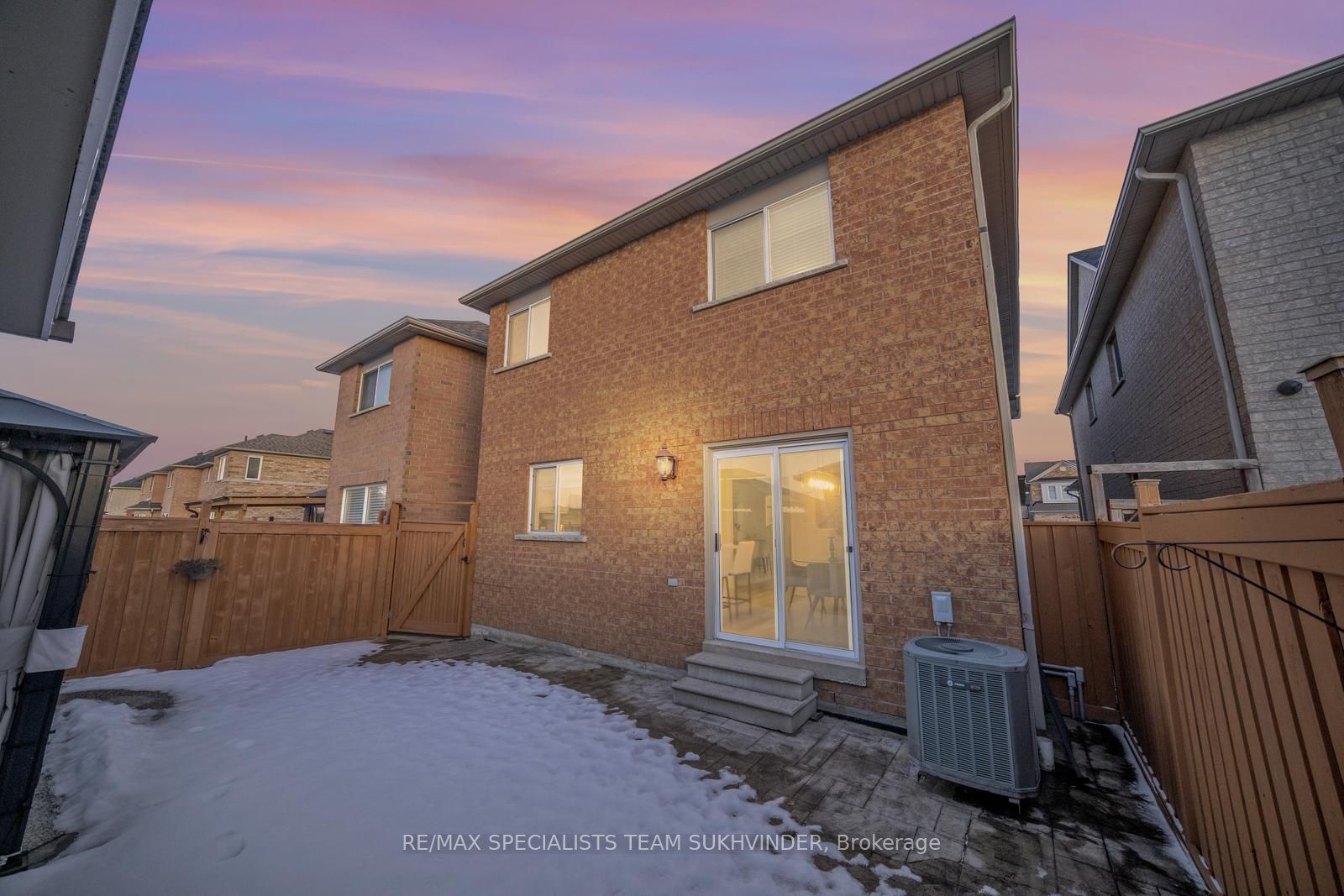 83 Emily Carr Crescent