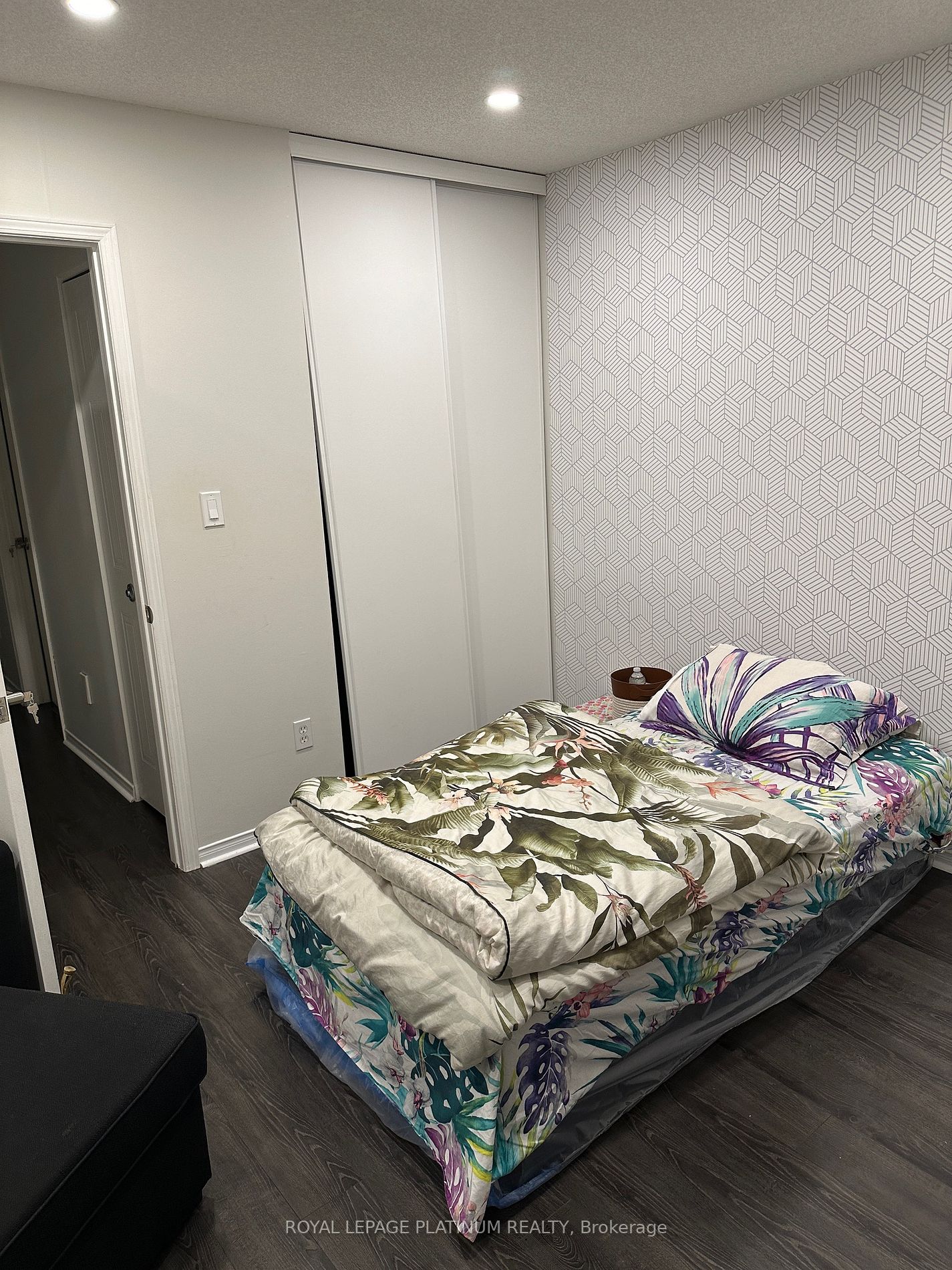 895 Maple Avenue #611