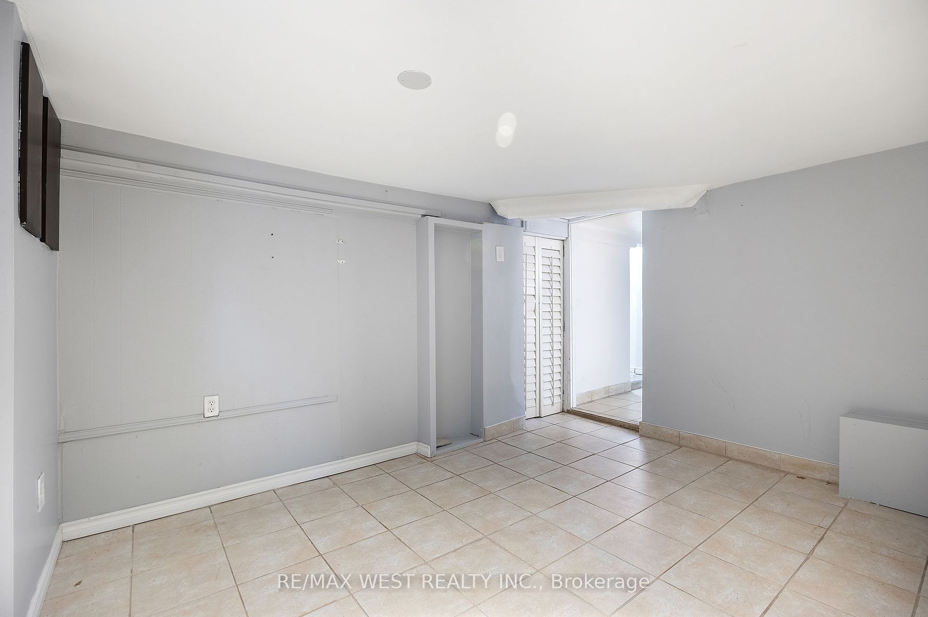 94 Rowntree Ave