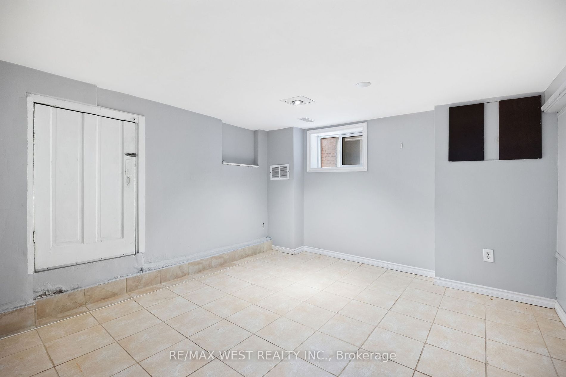 94 Rowntree Ave