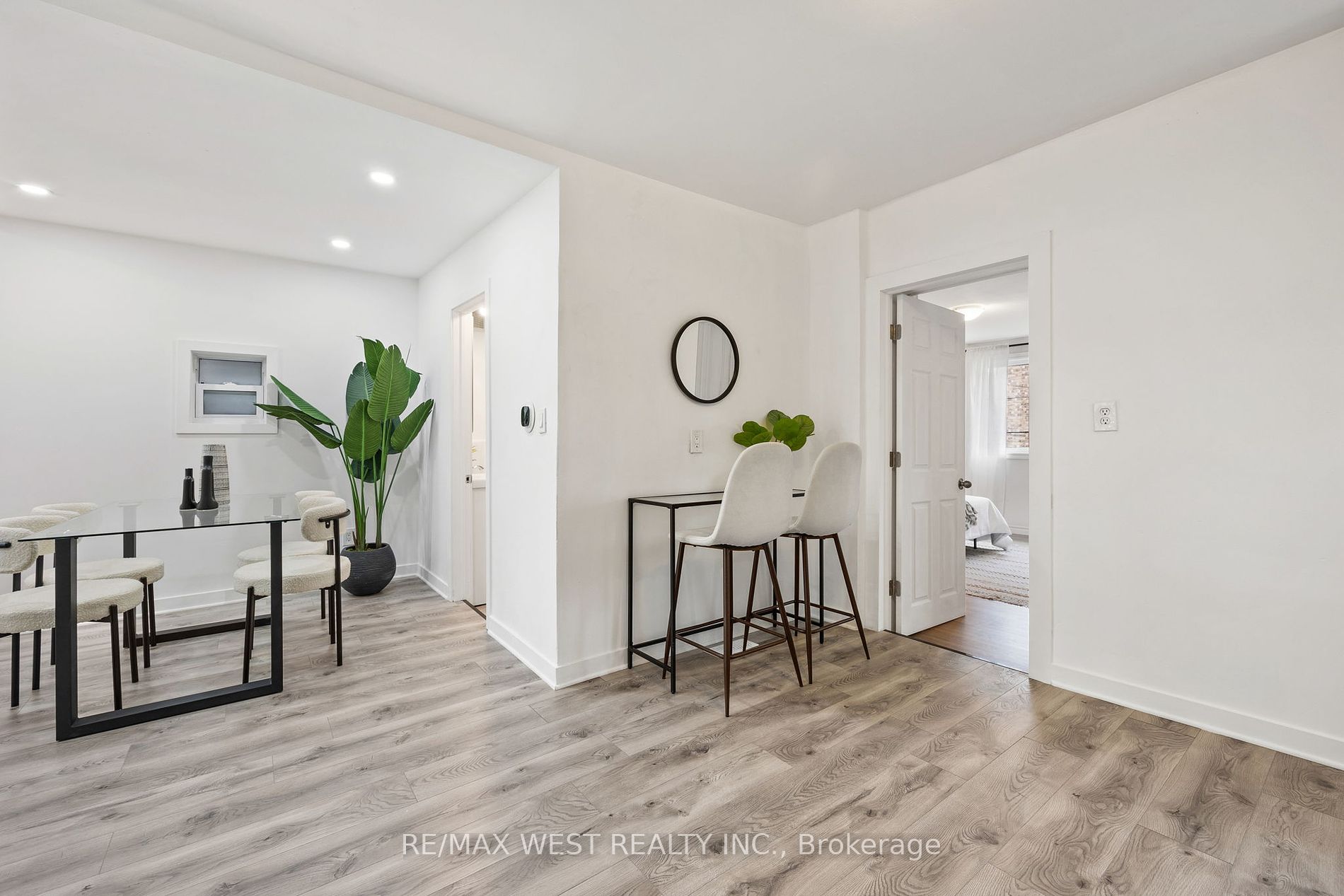 94 Rowntree Ave