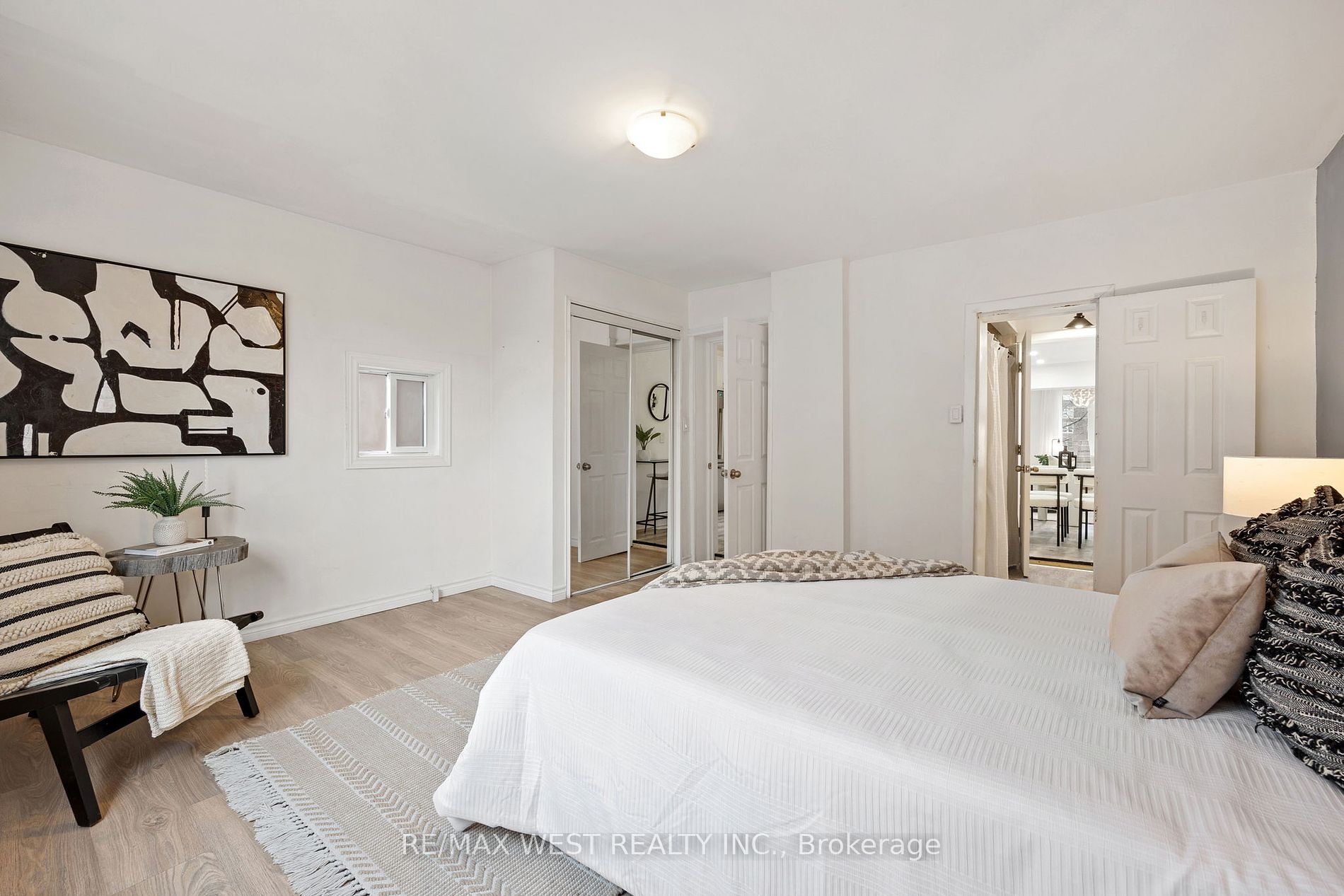 94 Rowntree Ave