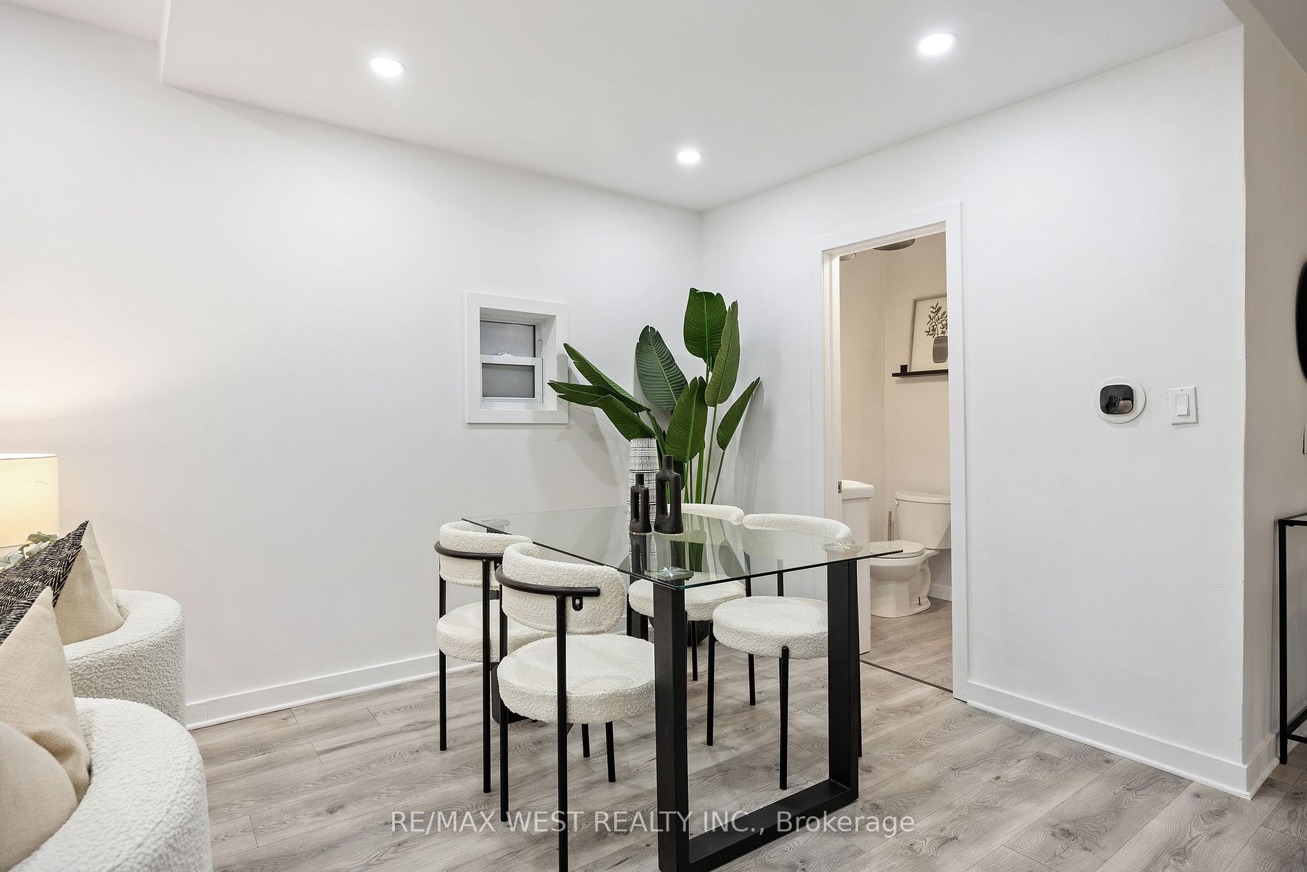 94 Rowntree Ave