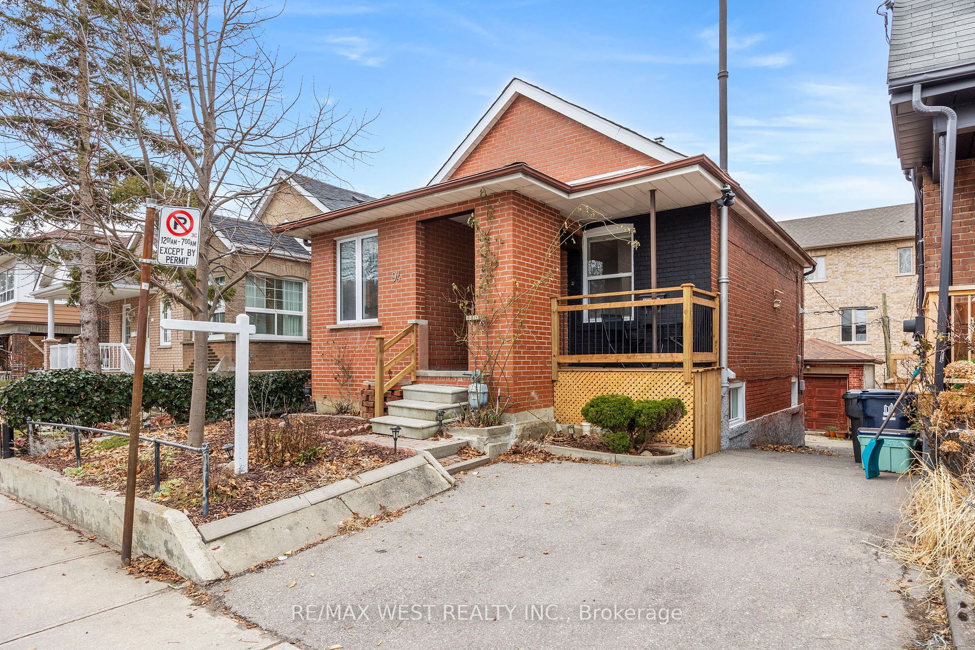 94 Rowntree Ave