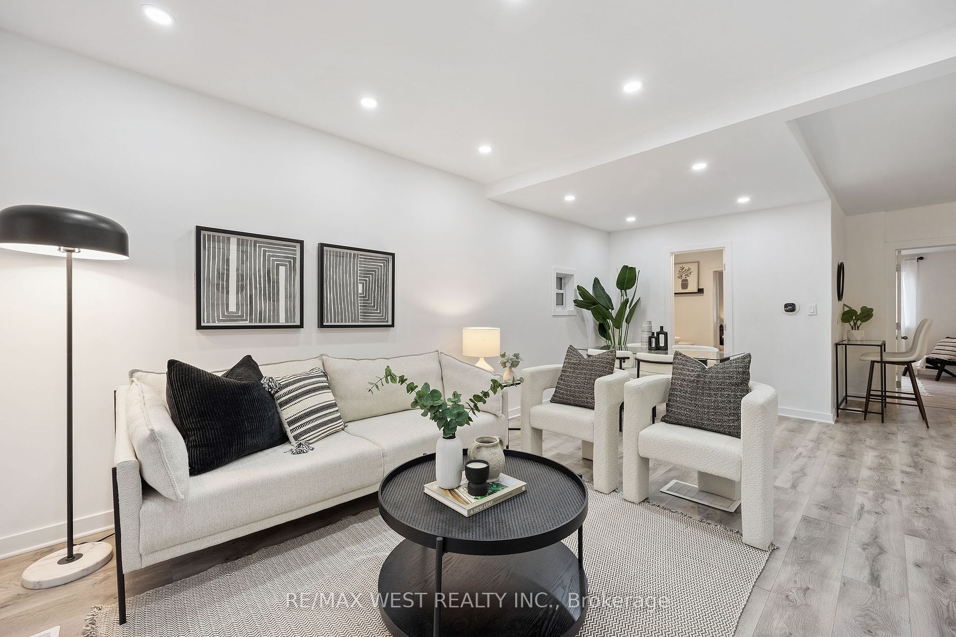 94 Rowntree Ave