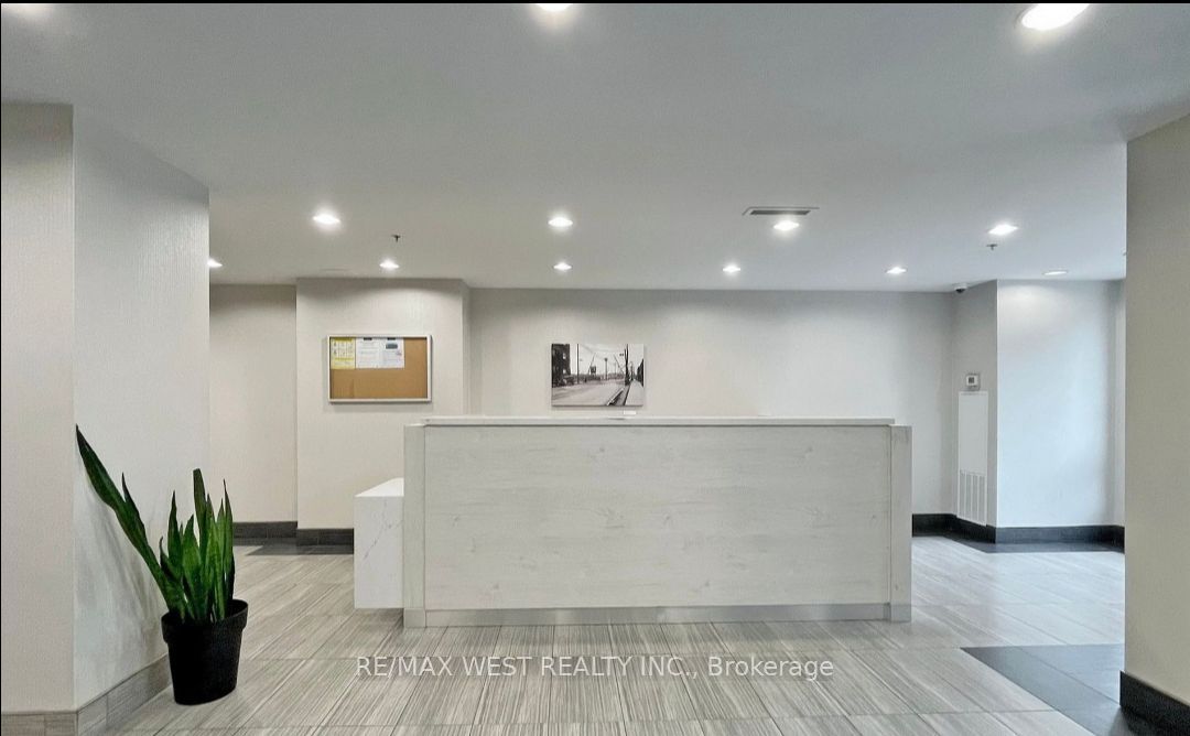1420 Dupont Street, #1403