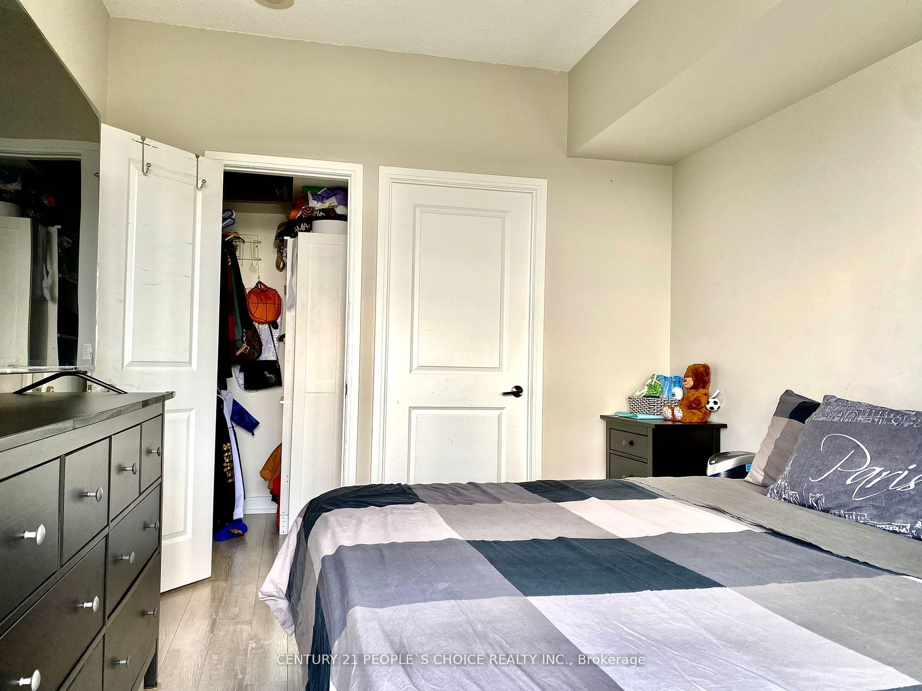 60 Absolute Avenue, #1805