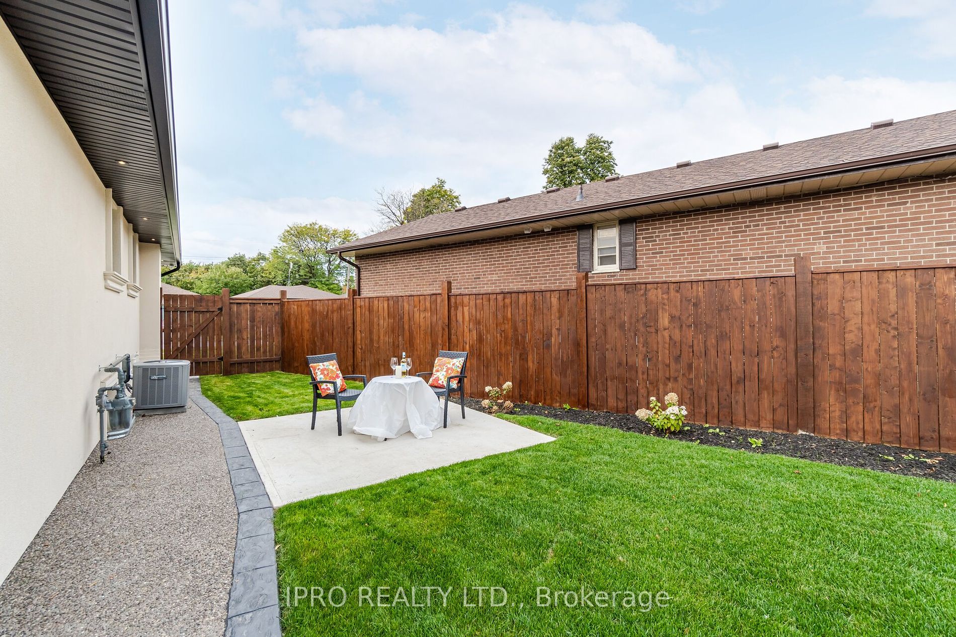 5 Arkley Cres