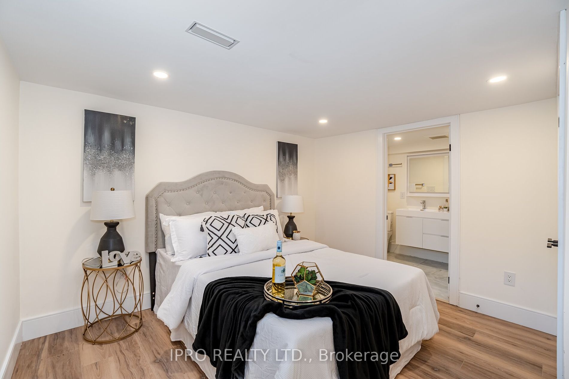 5 Arkley Cres