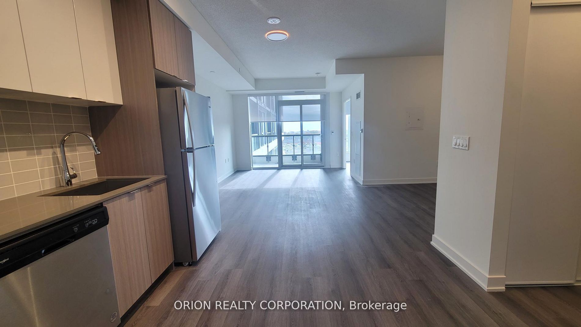 859 The Queensway, #609