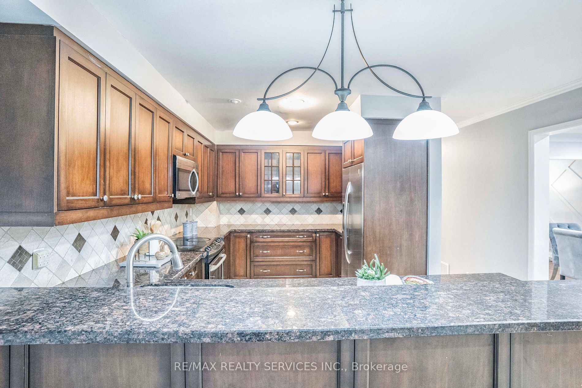 3452 Cherrington Crescent