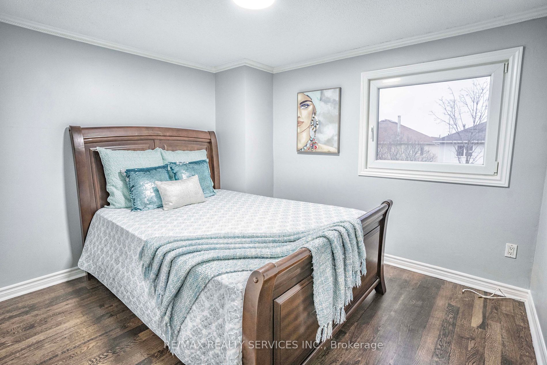3452 Cherrington Crescent