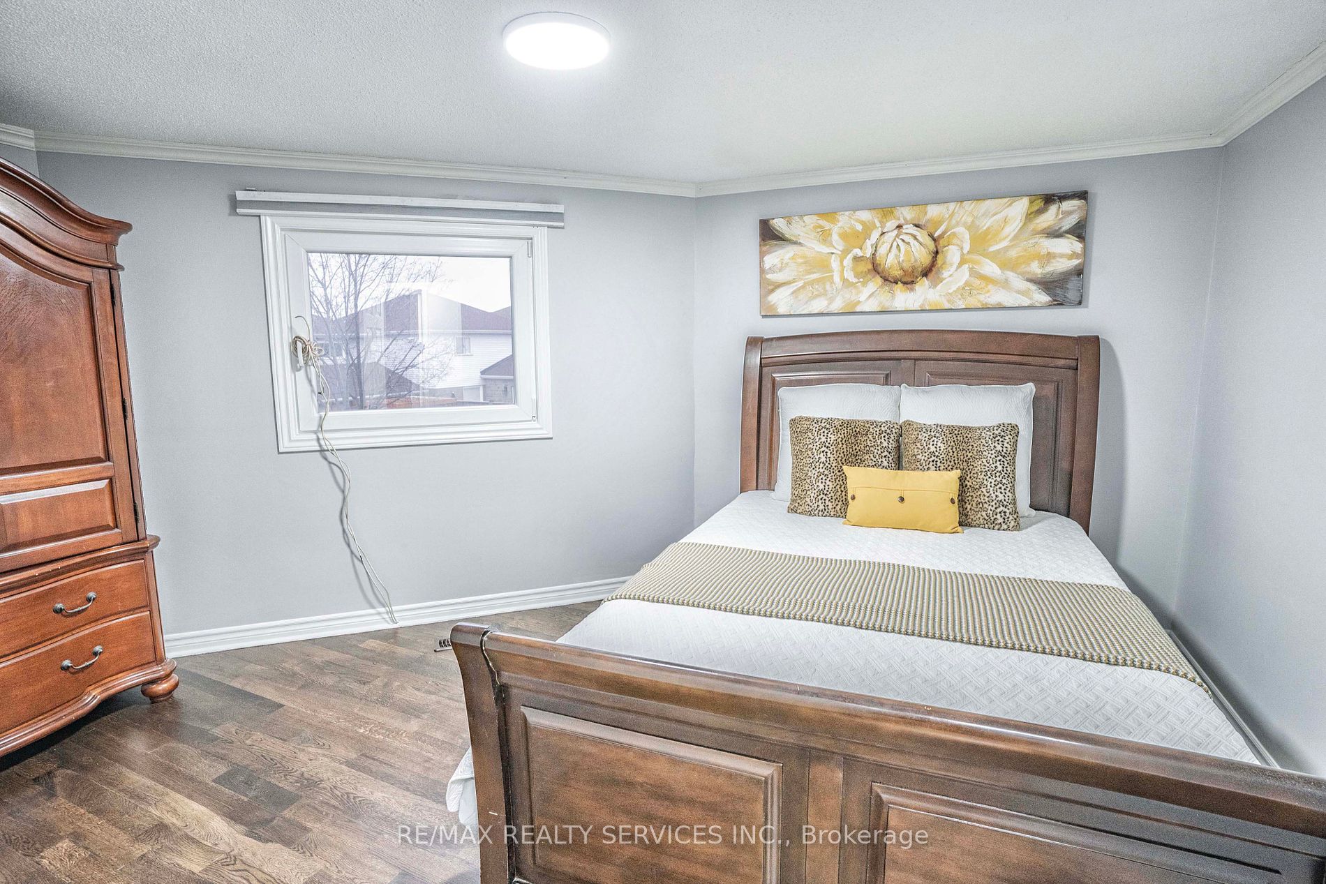 3452 Cherrington Crescent