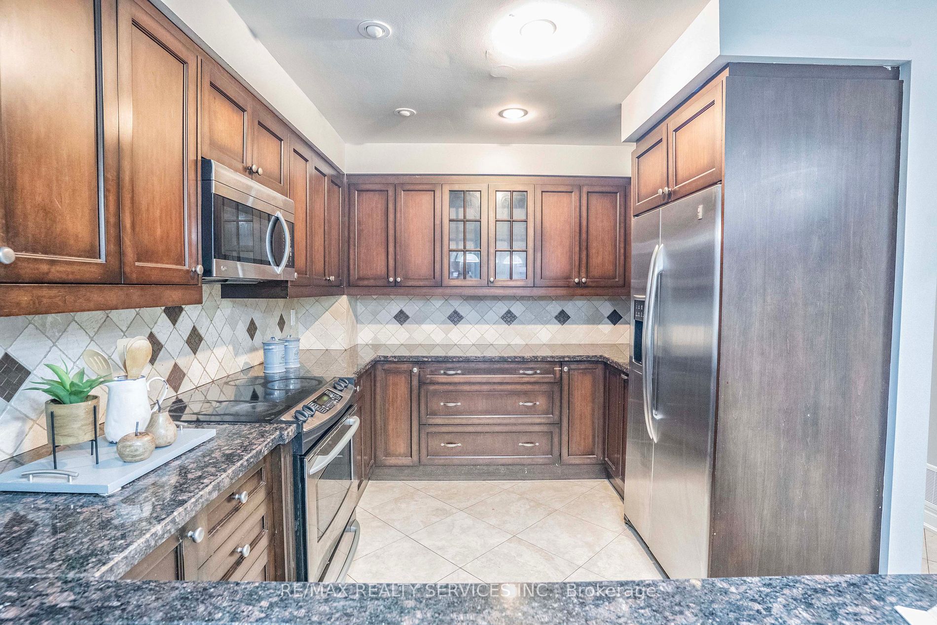 3452 Cherrington Crescent