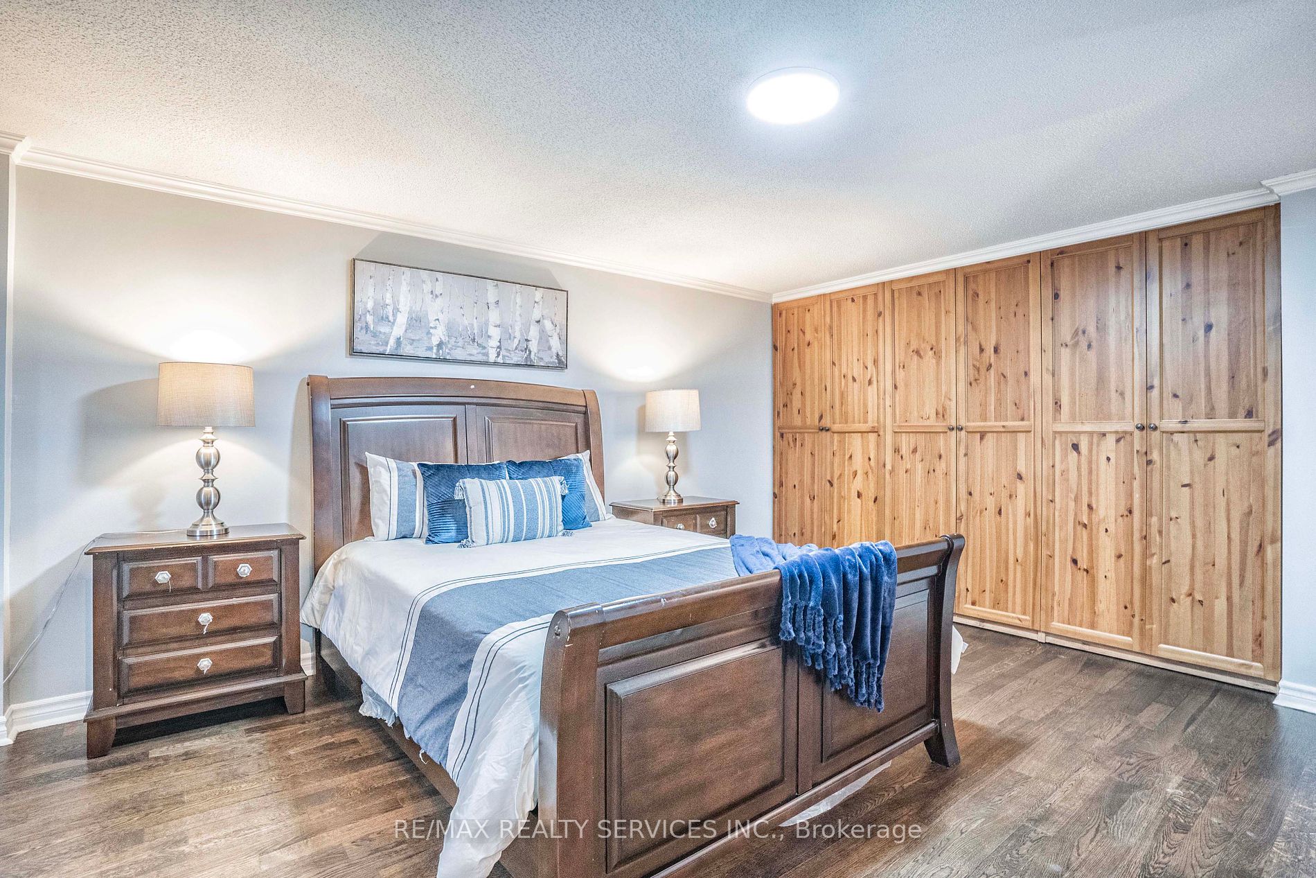 3452 Cherrington Crescent