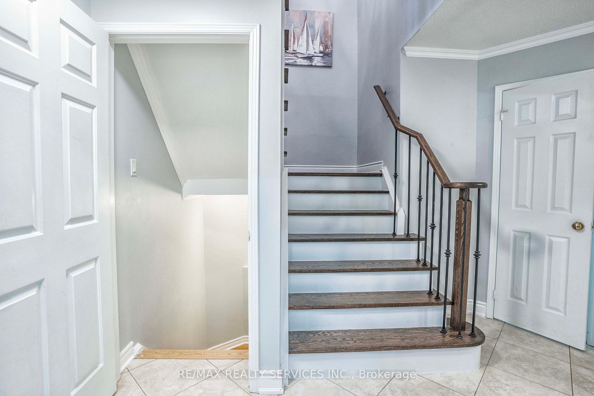 3452 Cherrington Crescent
