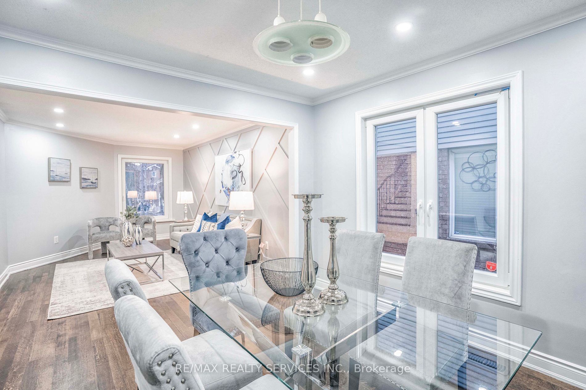 3452 Cherrington Crescent