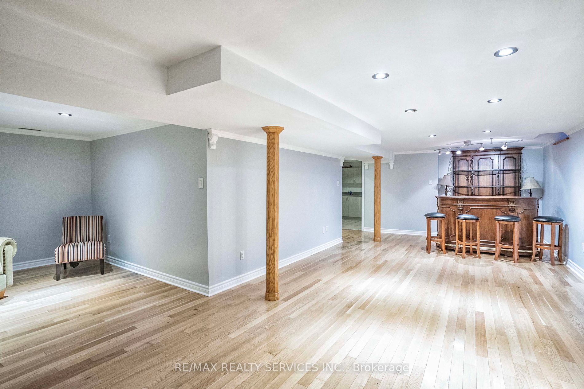 3452 Cherrington Crescent